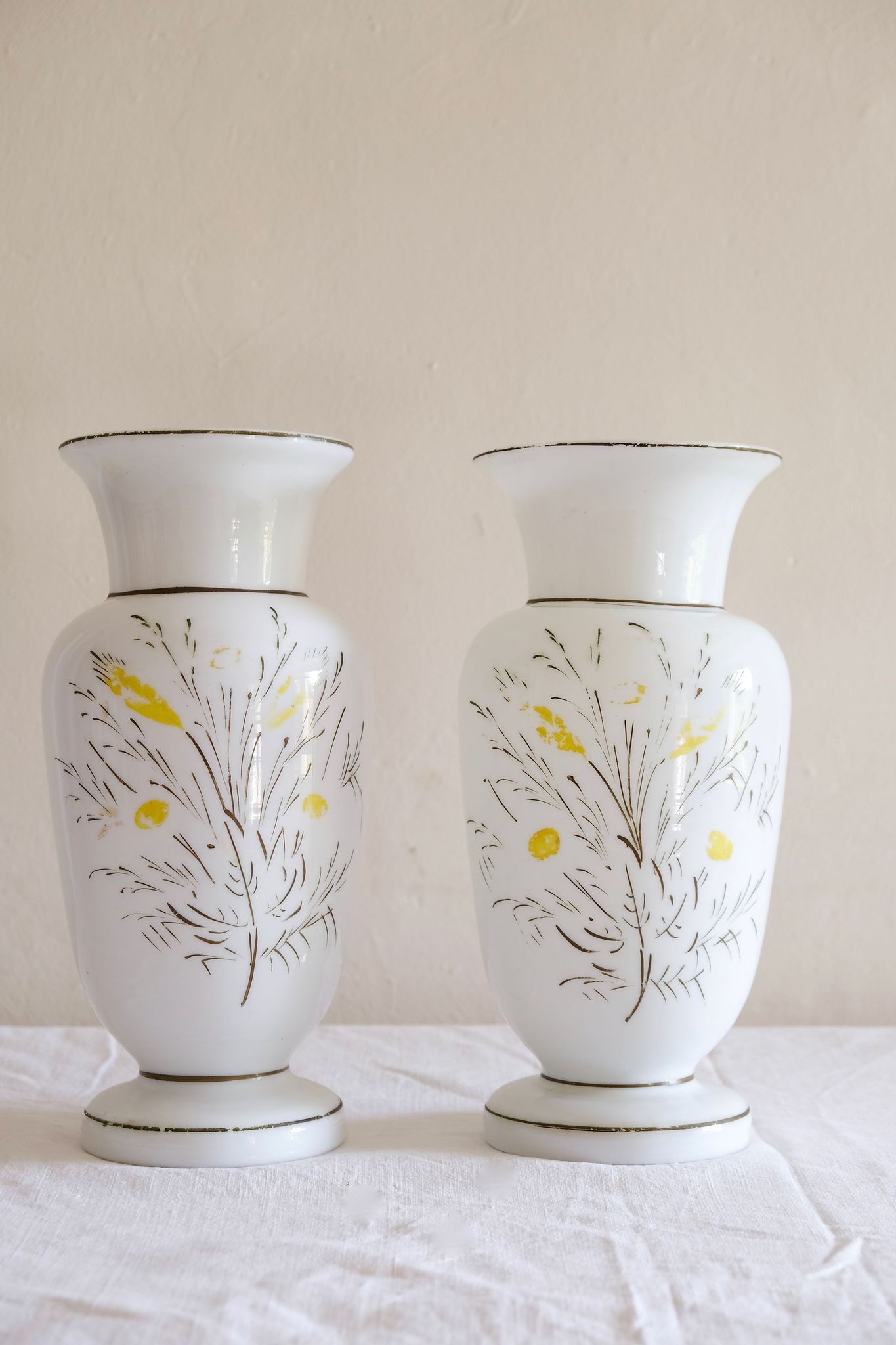 Vase opaline peint à la main français antique