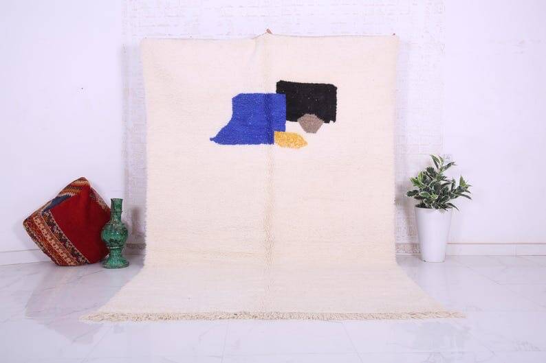 Berber rug in natural wool, size 150 x 250 cm, colorful patterns