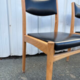 Set of 4 Scandinavian chairs in light wood and black faux leather – vintage