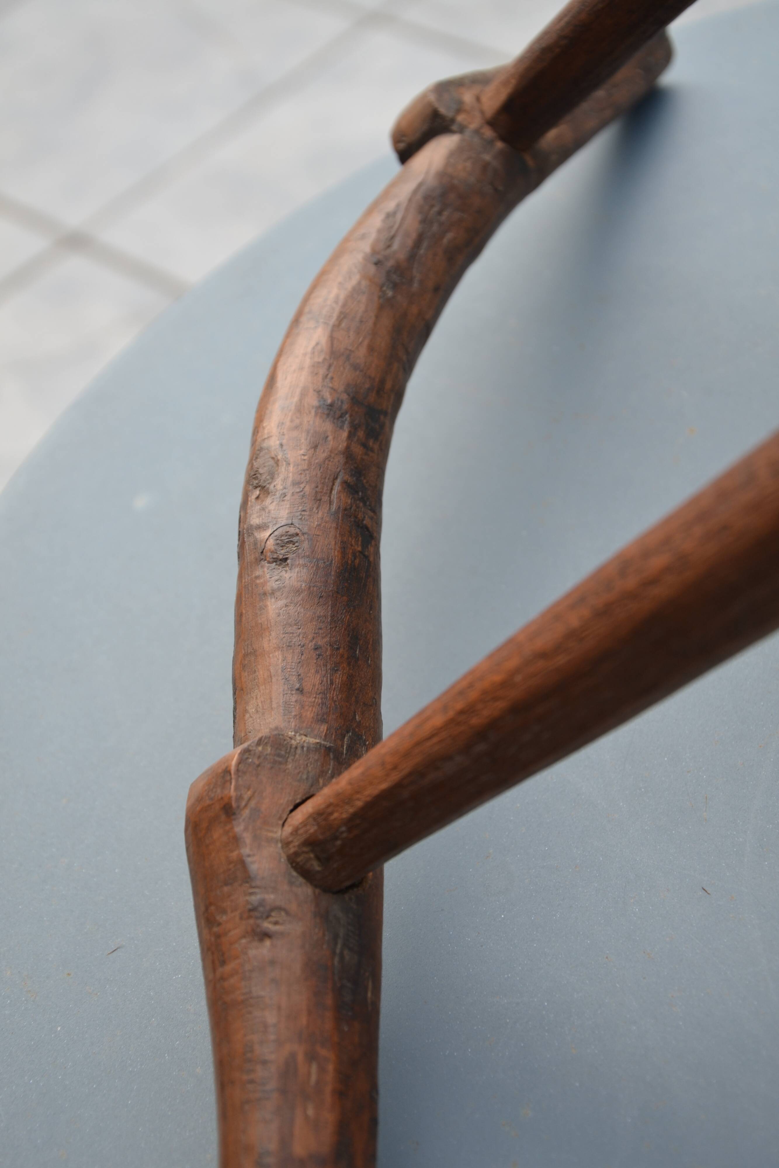 Petite chaise brutaliste