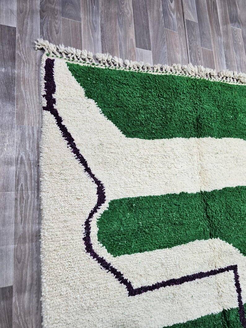 Berber rug made of natural wool, handwoven, size 250 x 250 cm.