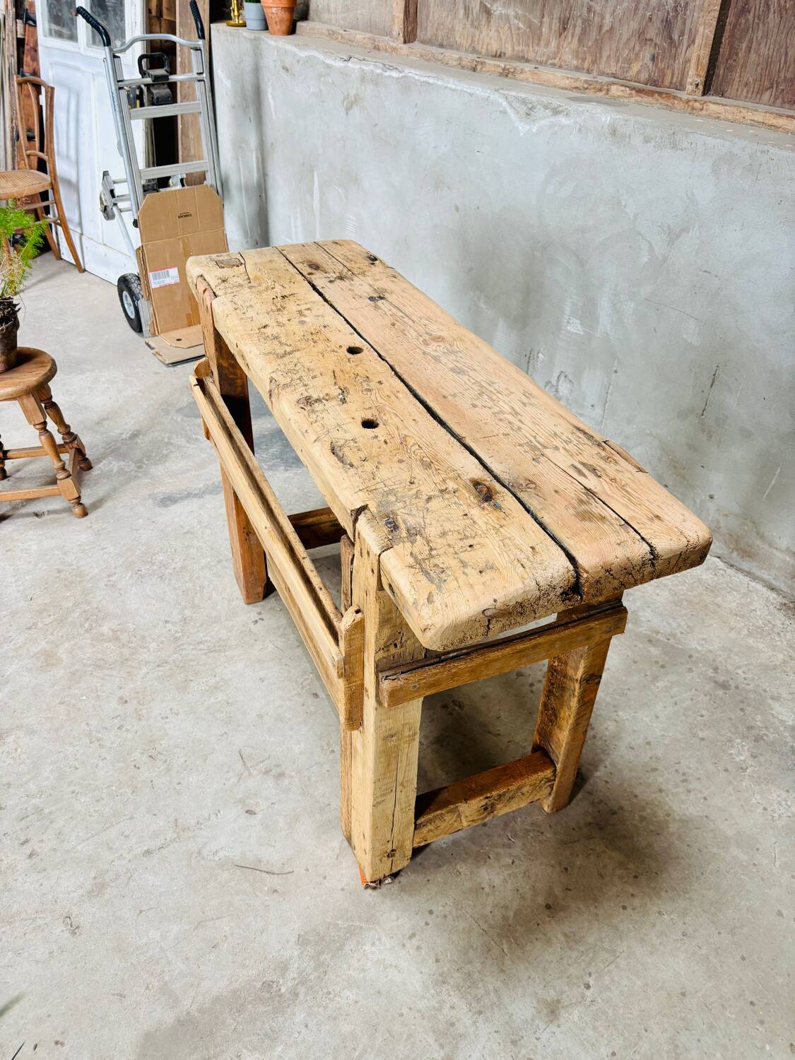 Small carpenter's workbench