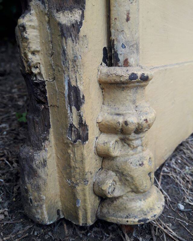 19th century double arched entrance door in oak with grilles and old glass