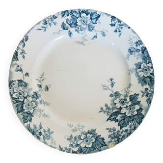 Faience dessert plate of Saint Amand and Hamage, Iron earth, Marie Louise model