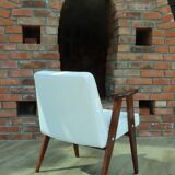Fauteuil vintage Boucle Blanche par J. Chierowski n°366, 1960, Pologne Rénové en Bois de Hêtre Foncé