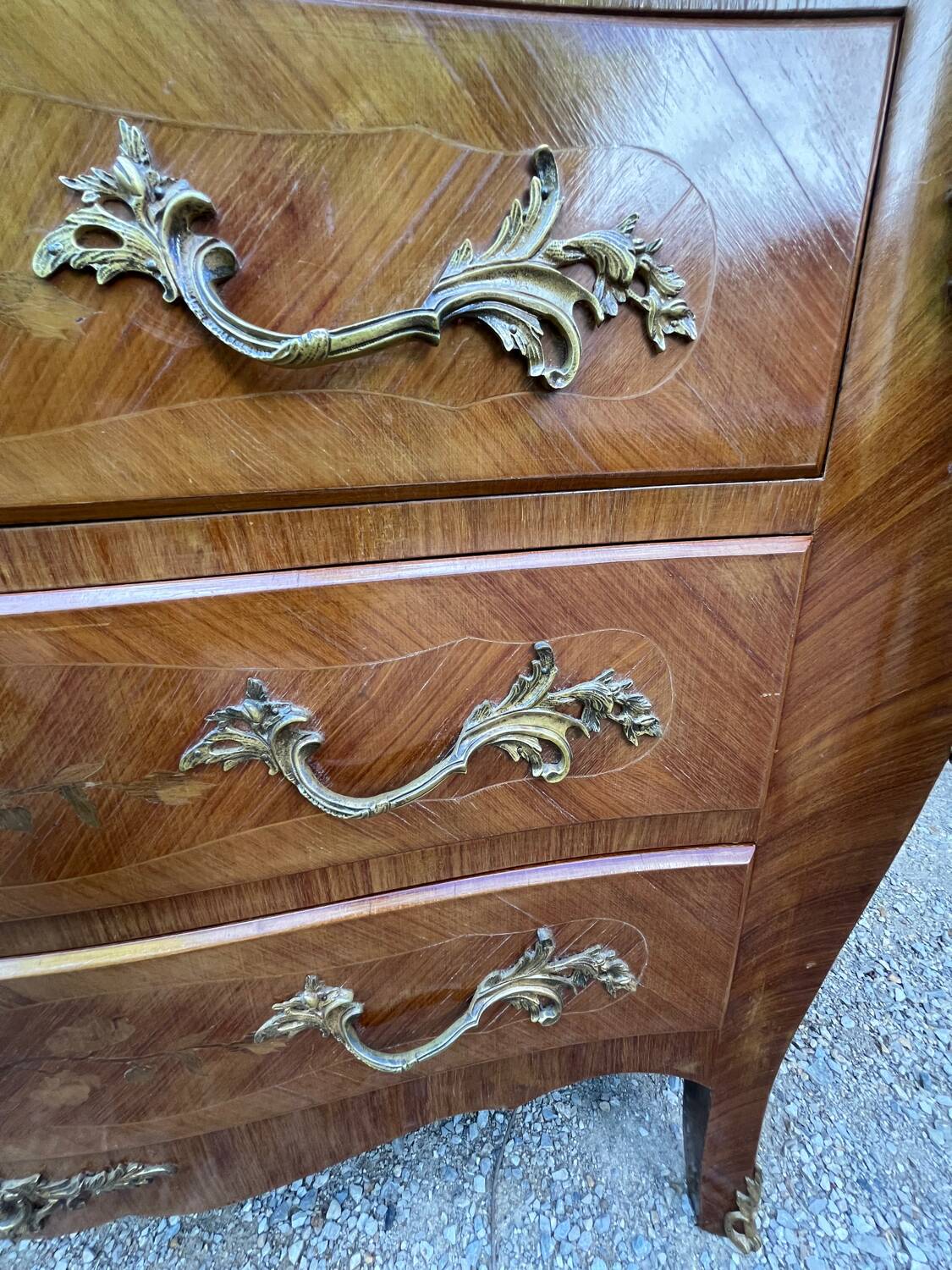 Commode style Louis xv