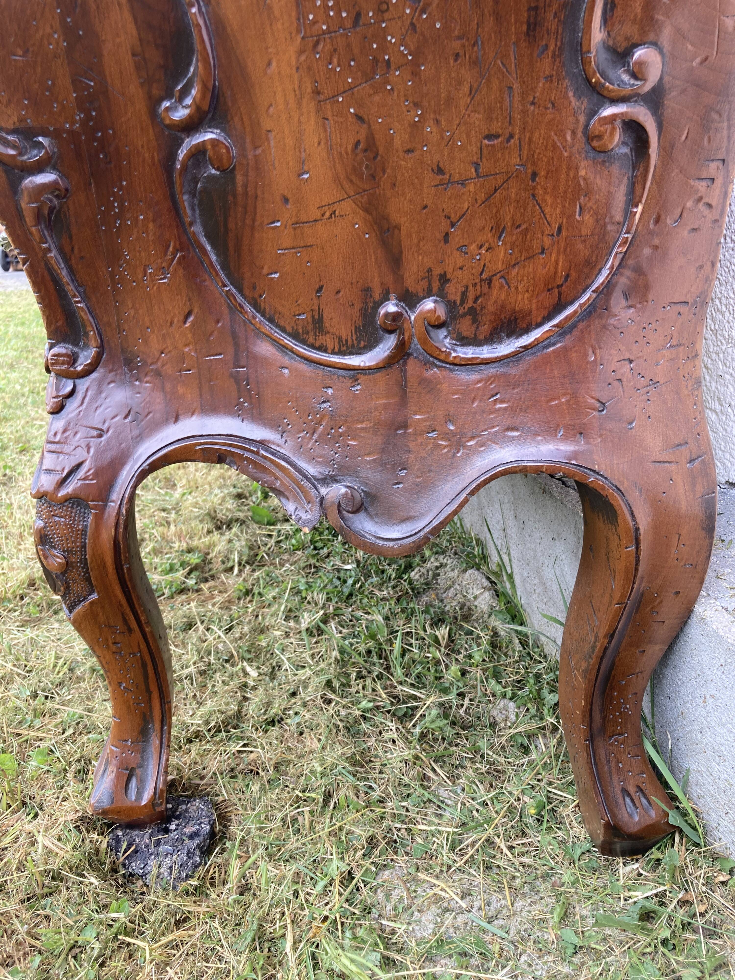 Louis XV style chest of drawers with four drawers