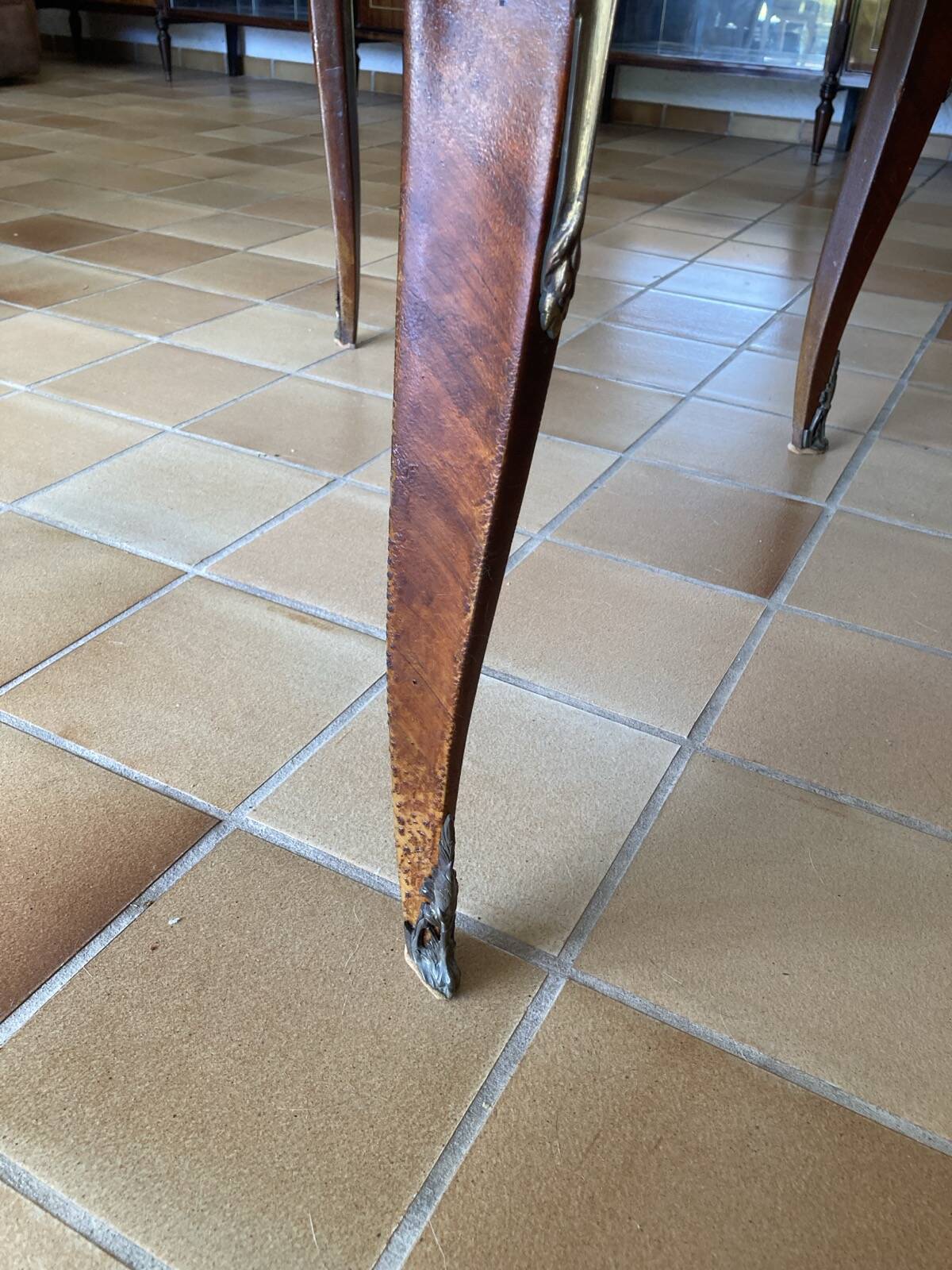 Table de salle à manger de style Louis XV