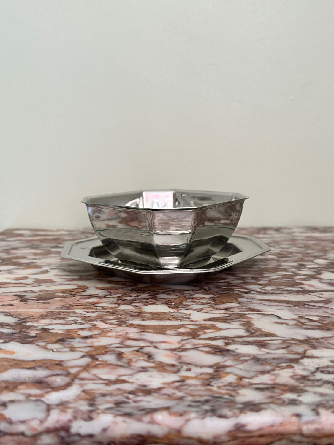 Patented stainless steel octagonal bowl