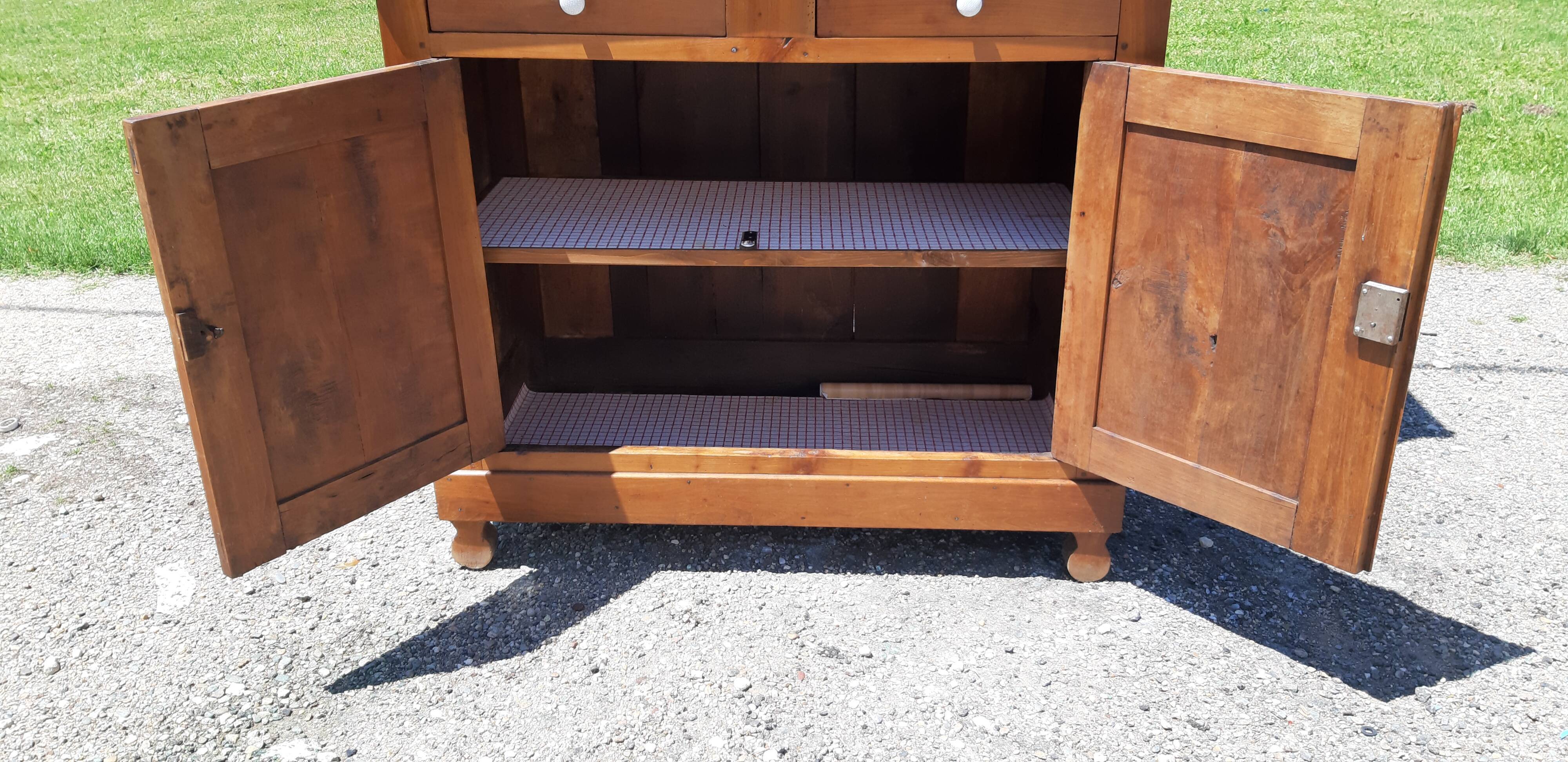 Vaissellier en Merisier 19th