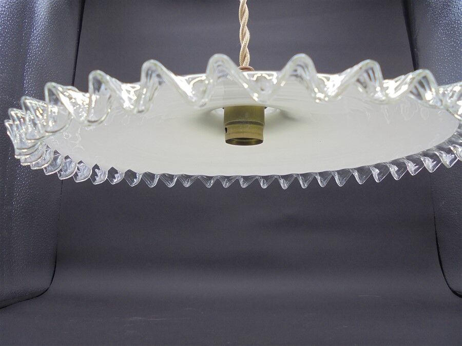 Hanging lamp in opaline