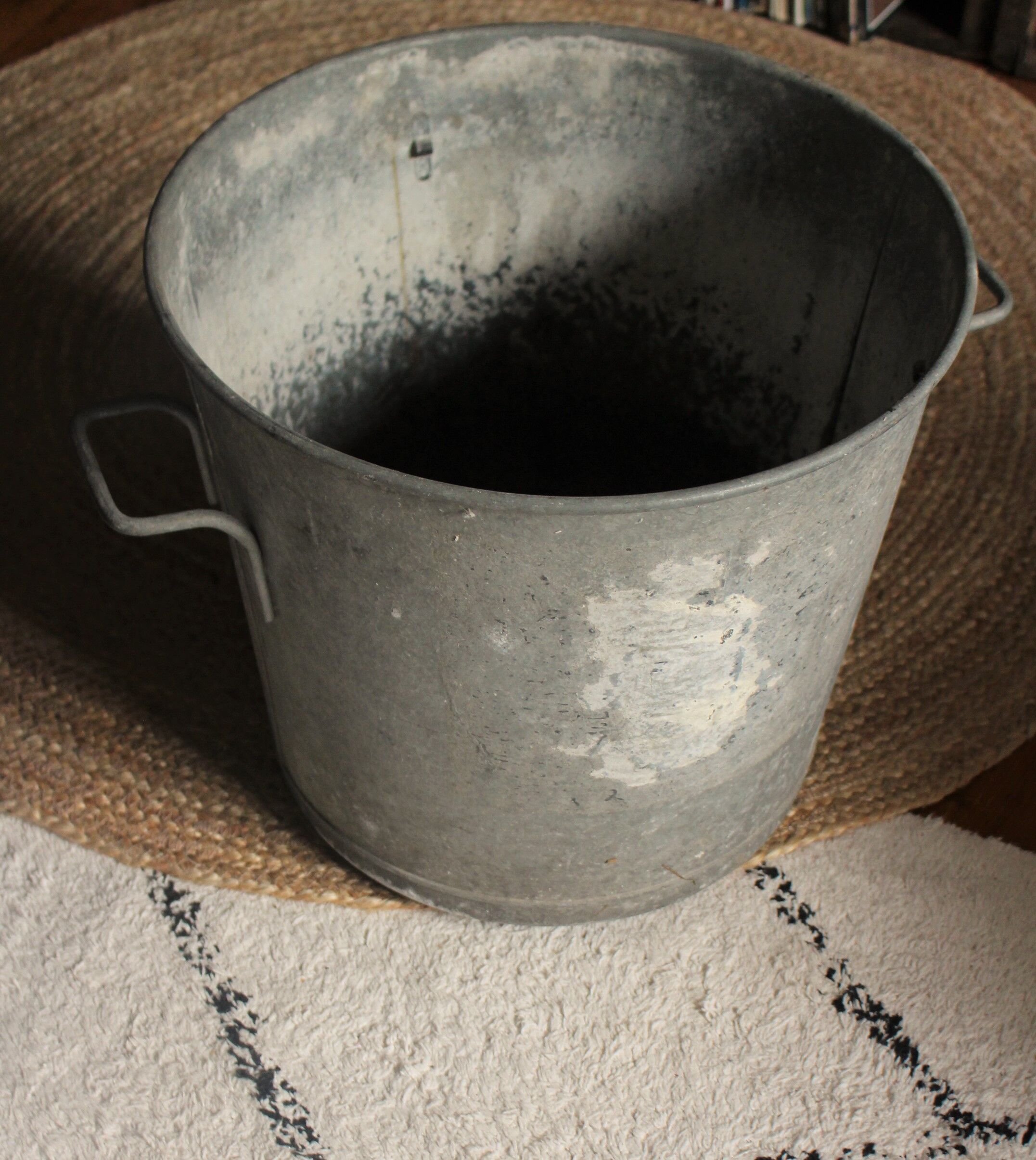 High zinc basin two garden handles