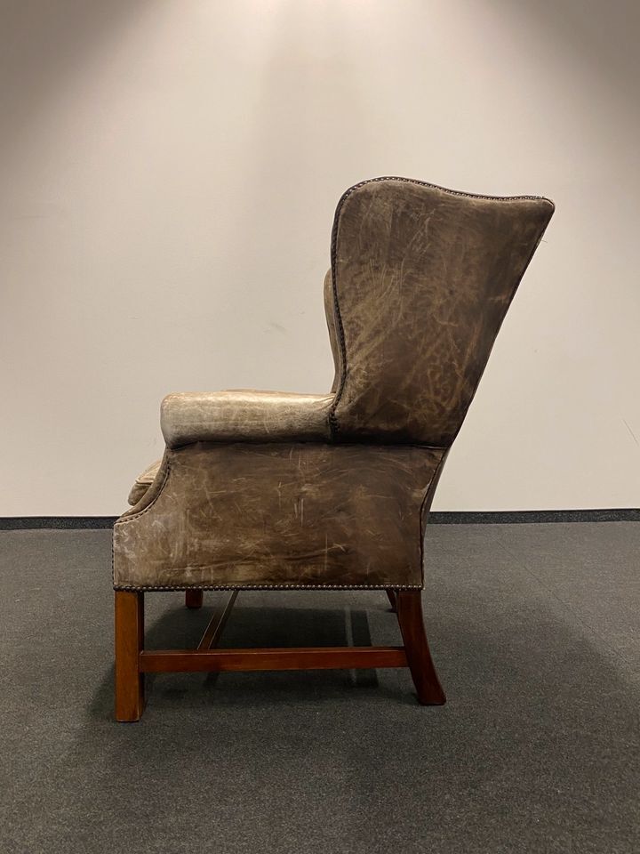 Xixth century  english georgian cigar leather wingback library chairs