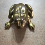 Brass frog
