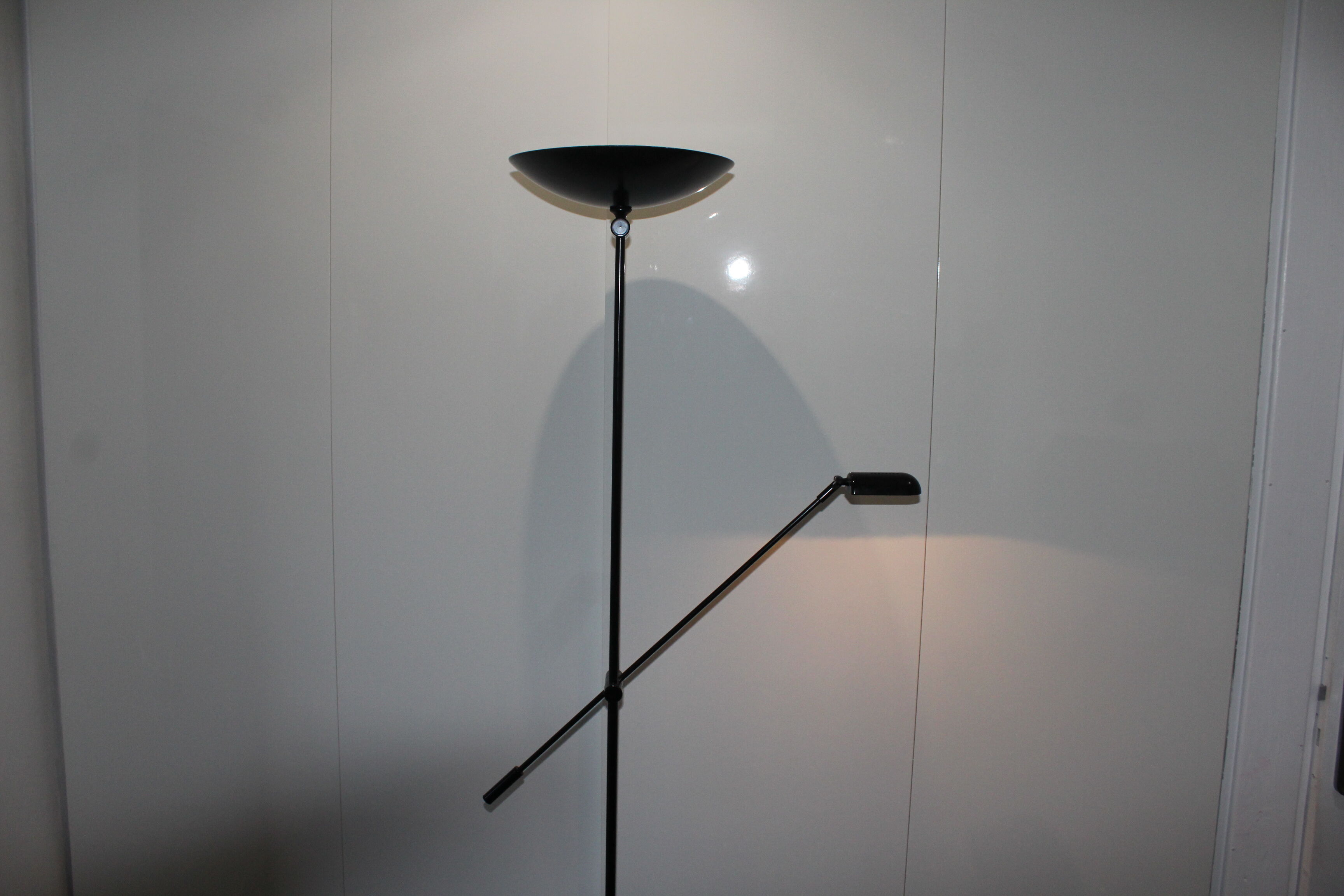 Floor lamp design 1980 design italy relux