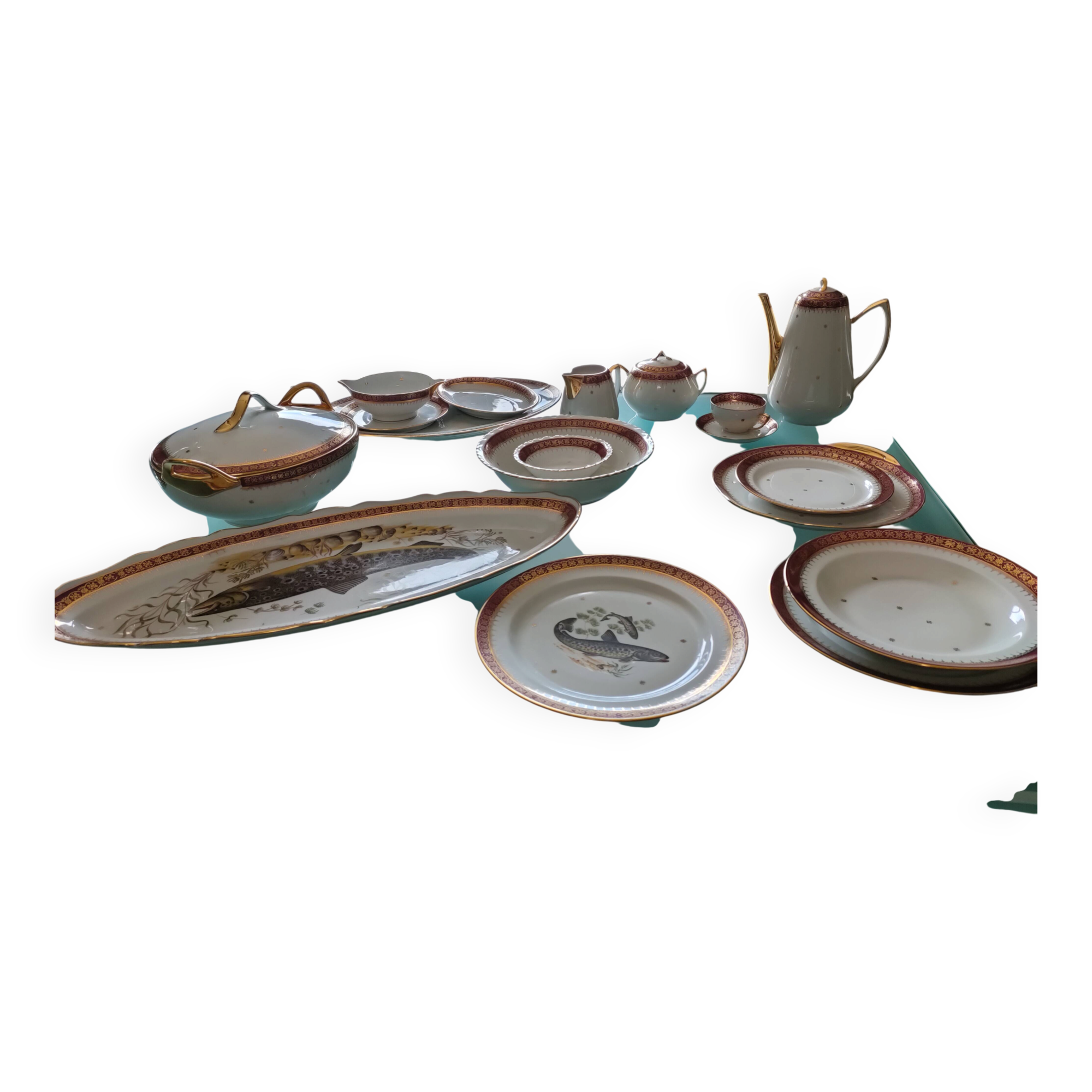 Service complet porcelaine de Limoges, marque Ulim