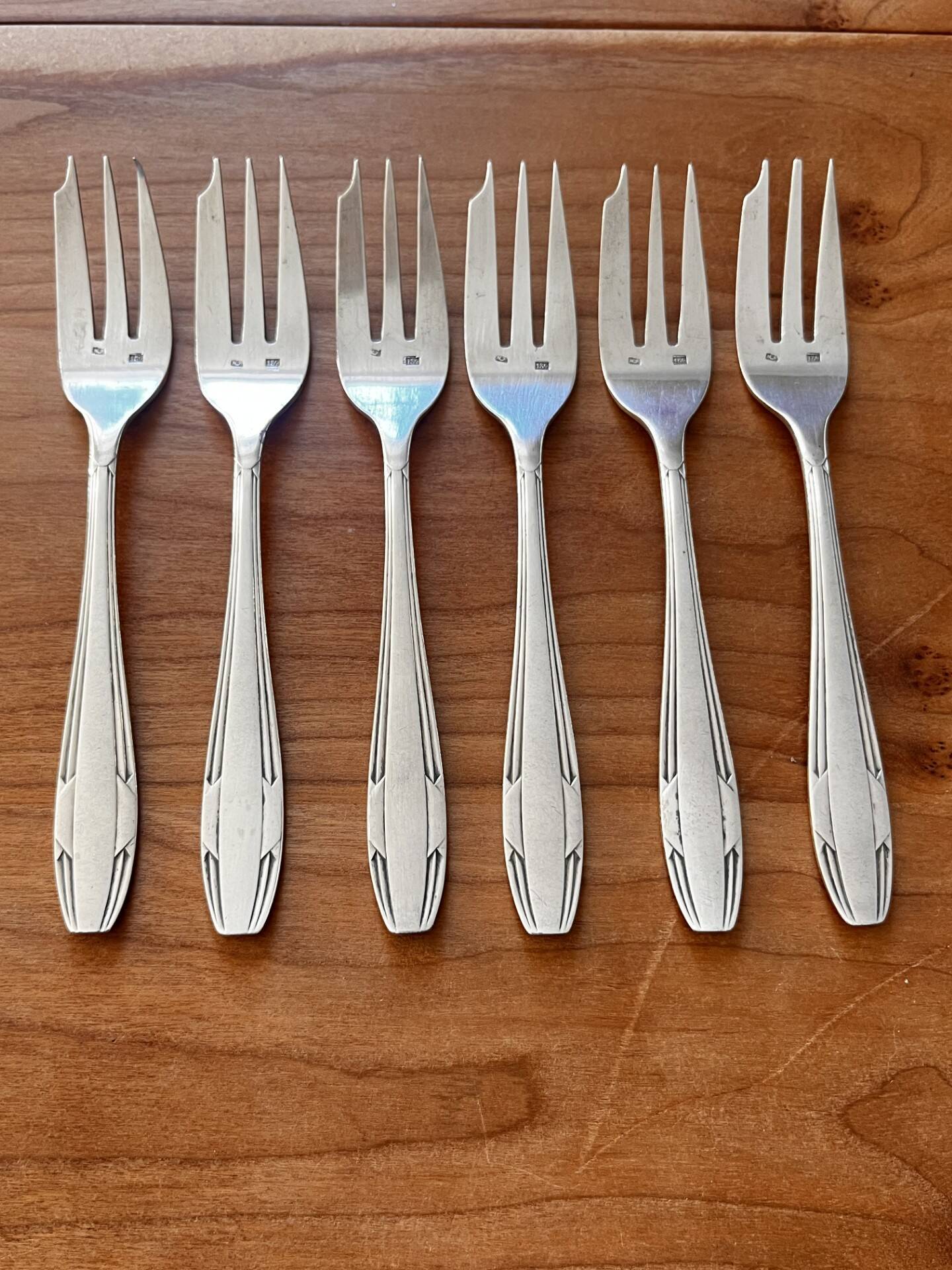 Fourchettes à dessert en métal argenté