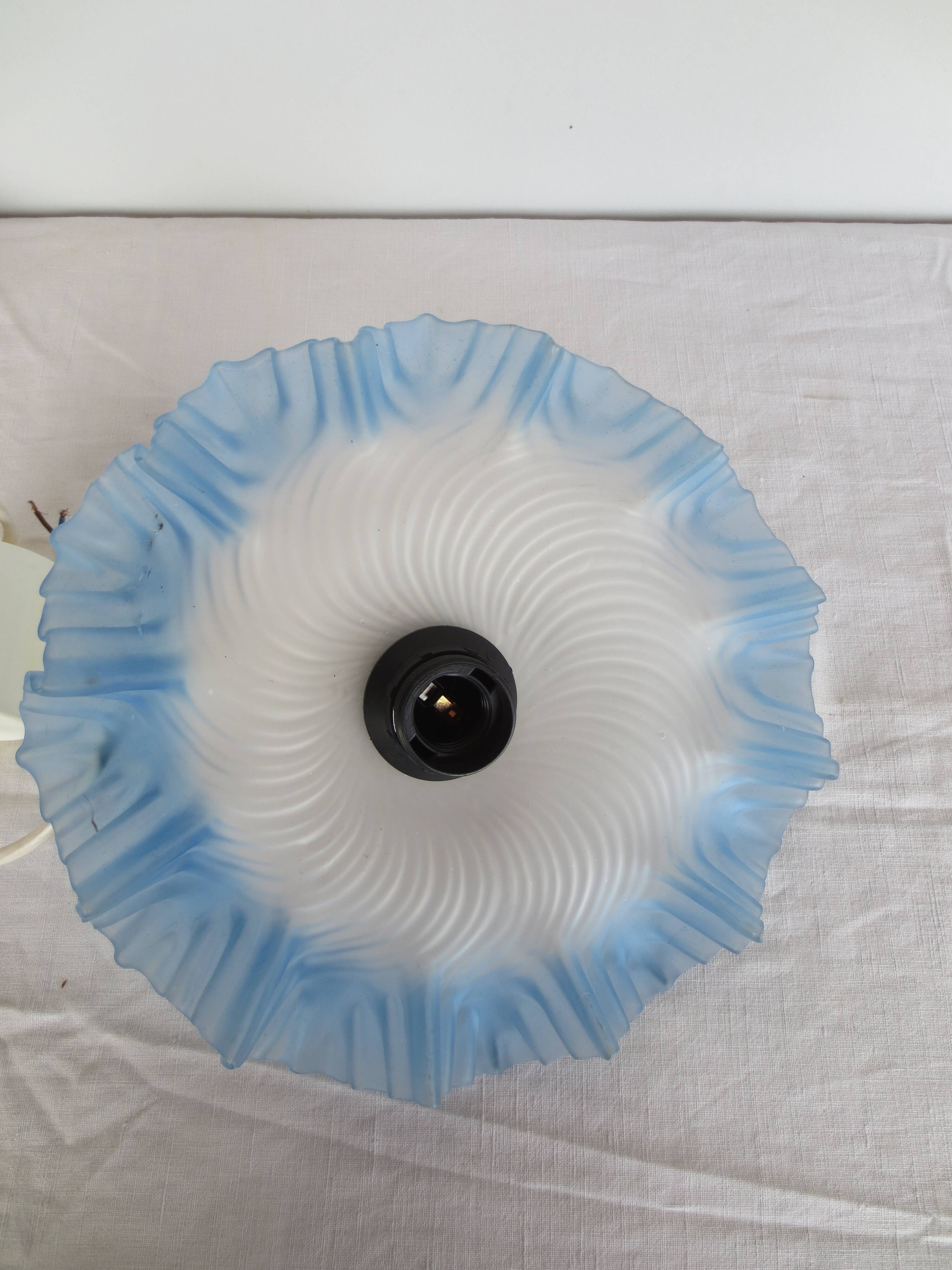 Suspension lampshade opaline blue edge