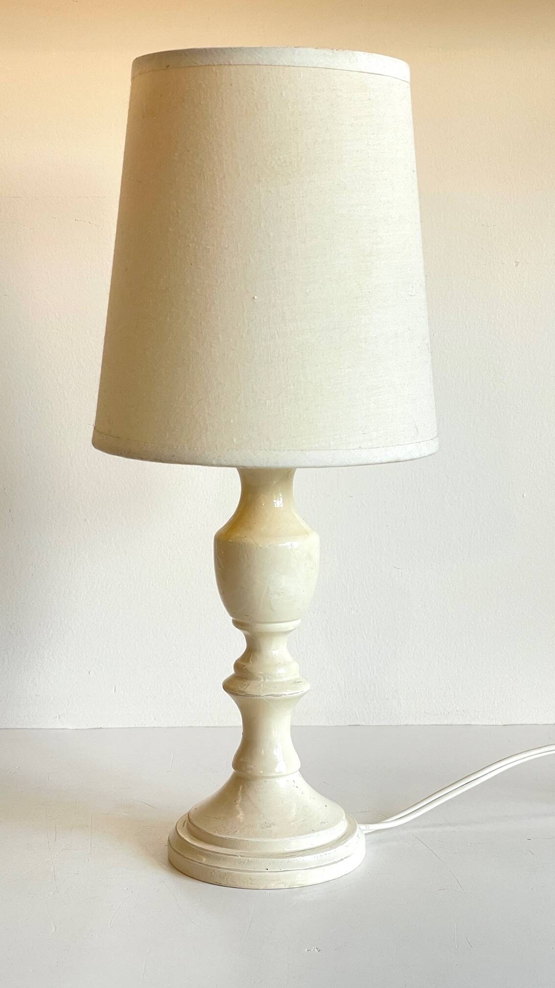 Vintage White-Cream Lacquered WOOD LAMP