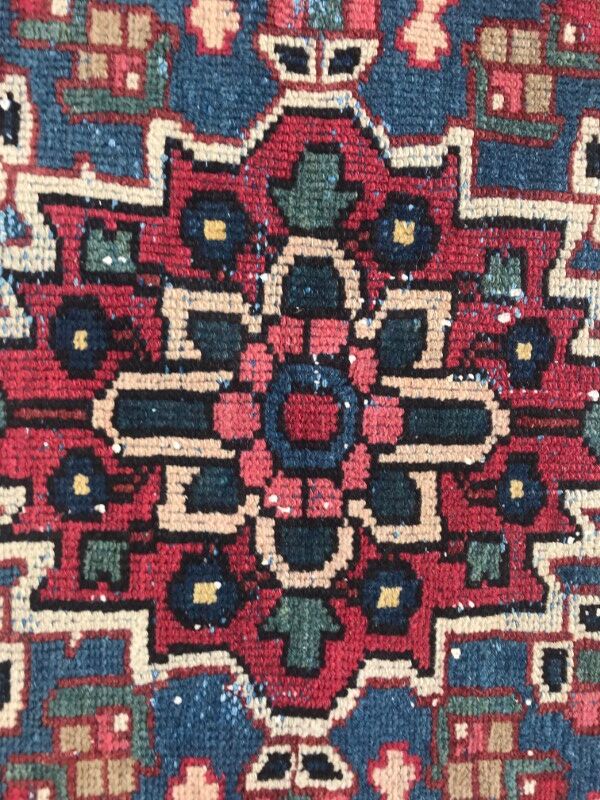 Carpet old Persian Bakhtiar 137 X 202 CM
