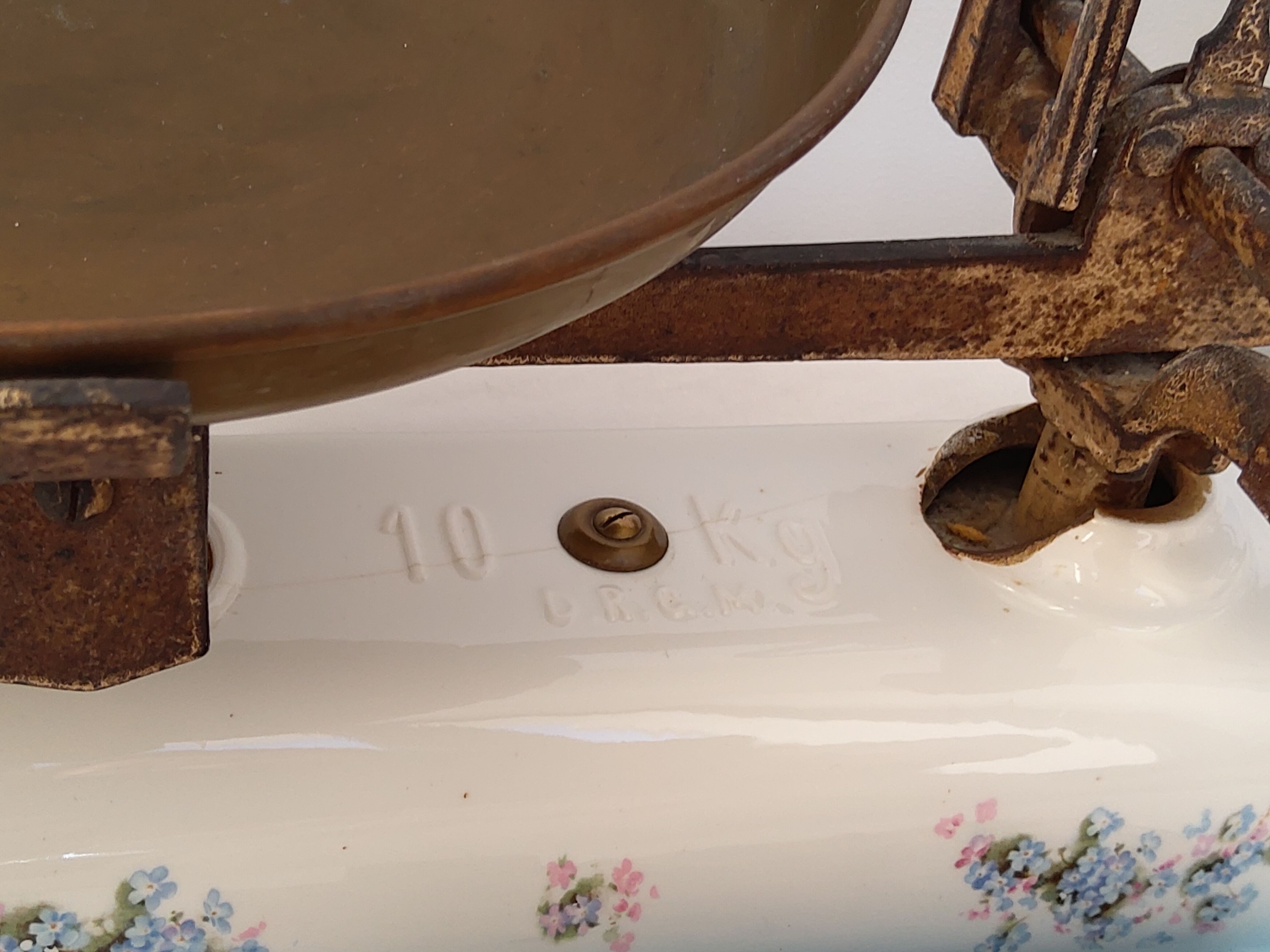 Balance Roberval Krups old copper porcelain base with weight collection