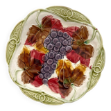 Assiette ancienne en barbotine raisins feuilles de vigne Orchies