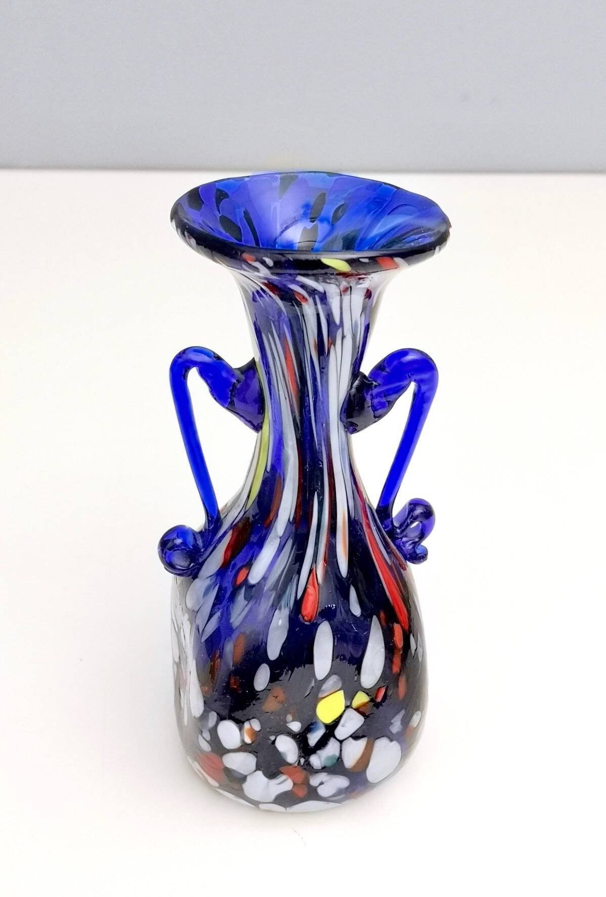 Vase Art Nouveau en Verre de Murano Bleu Produit par Toso, Italie