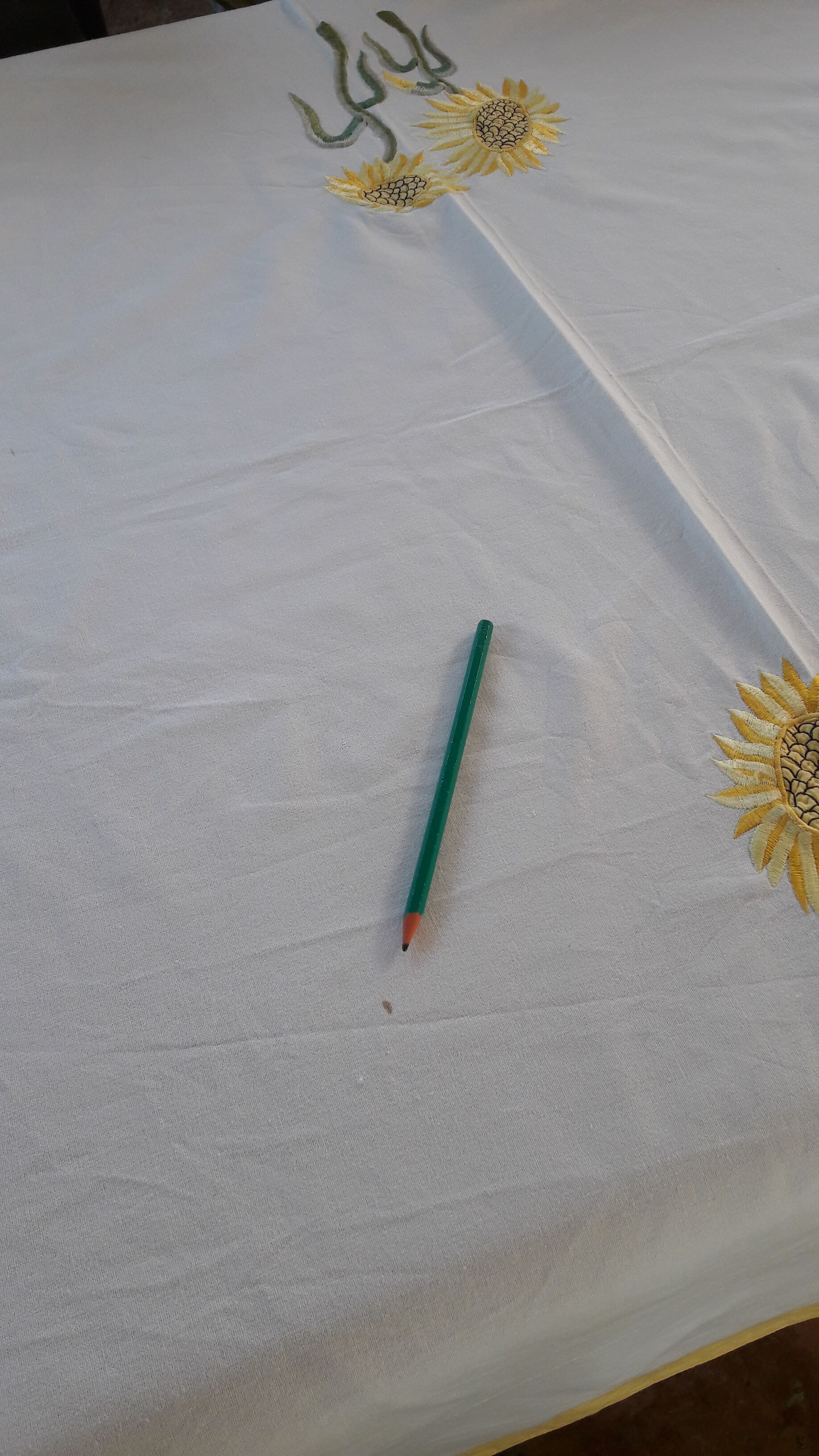 Cotton tablecloth ivory sunflower pattern