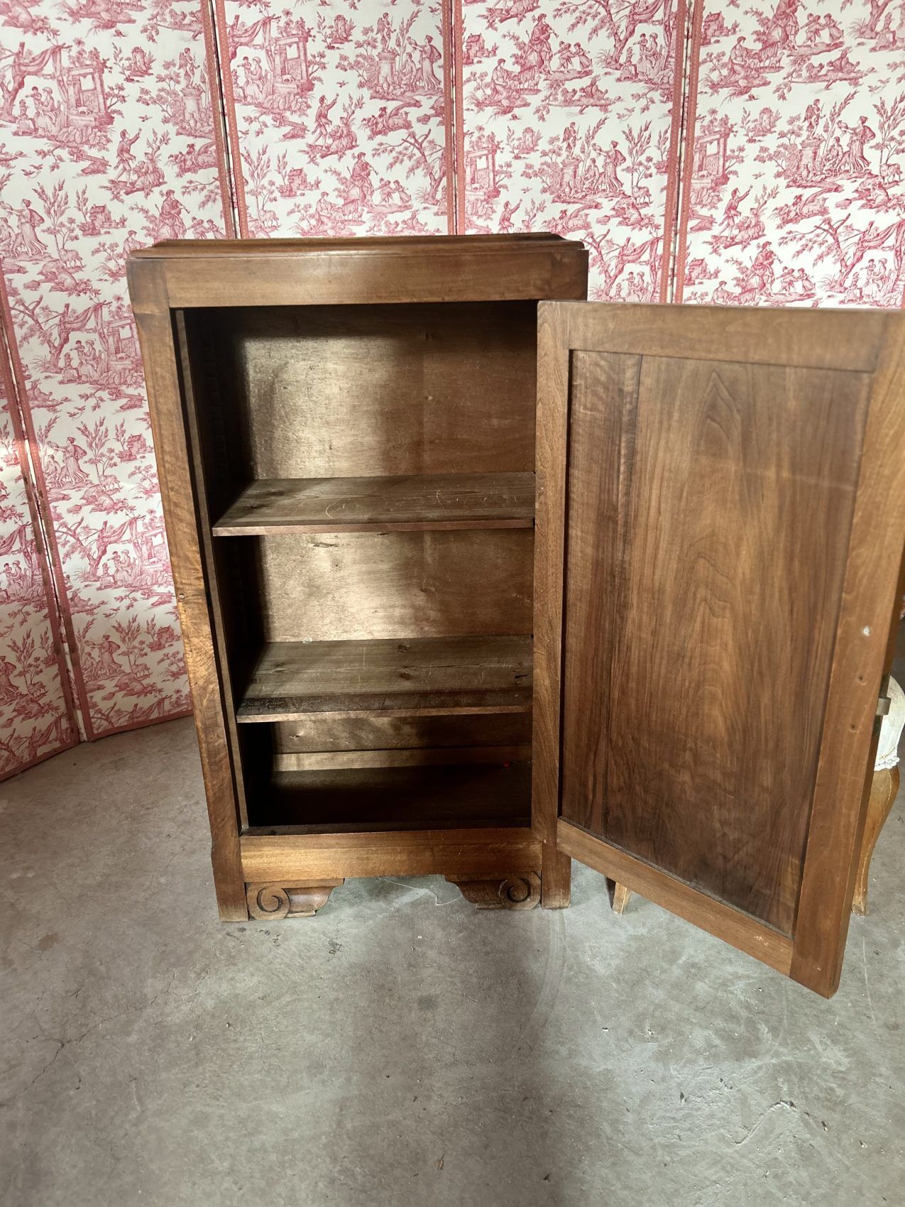 Art Deco walnut buffet – The elegance of the 1930s
