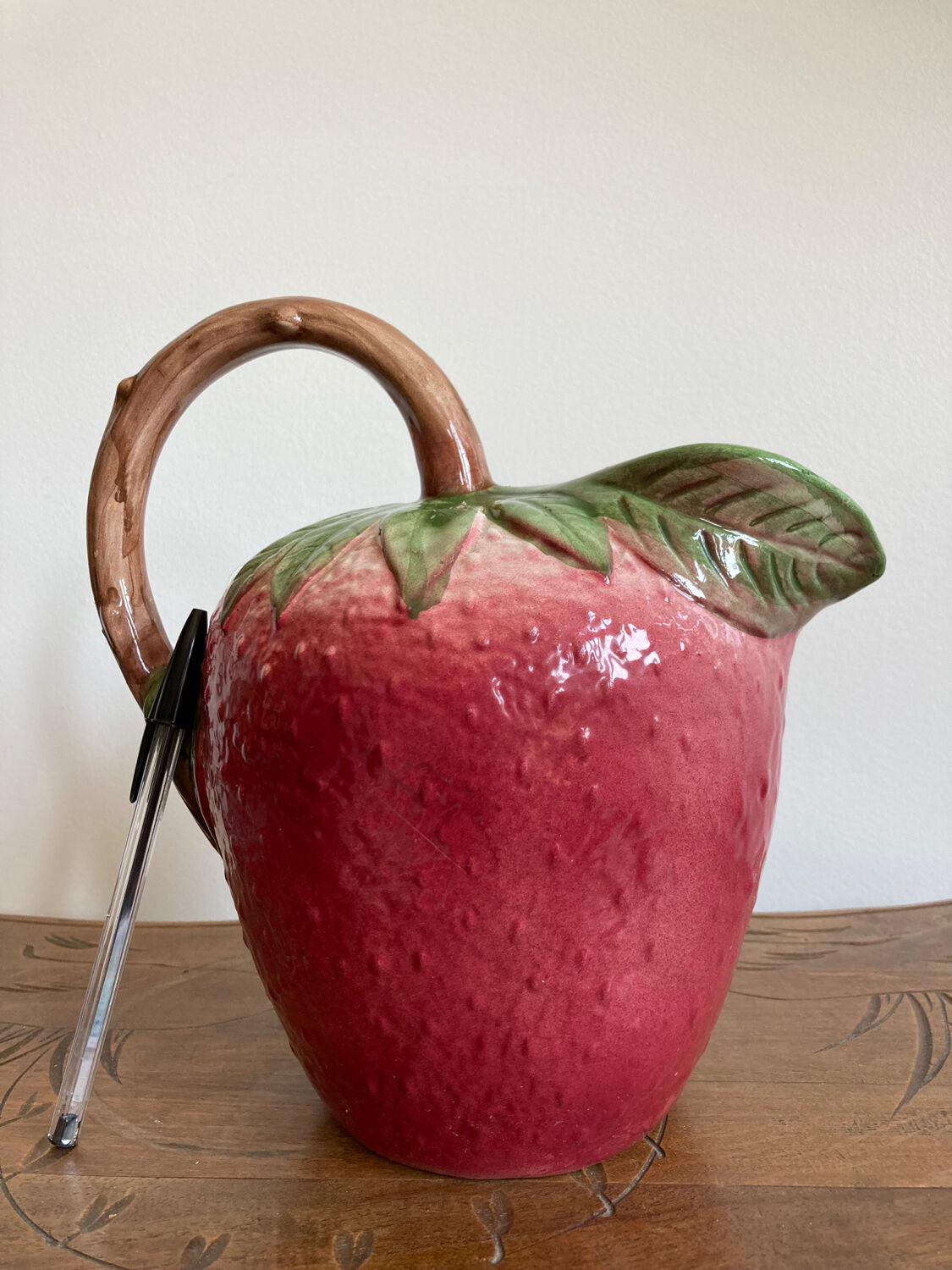 Strawberry pitcher