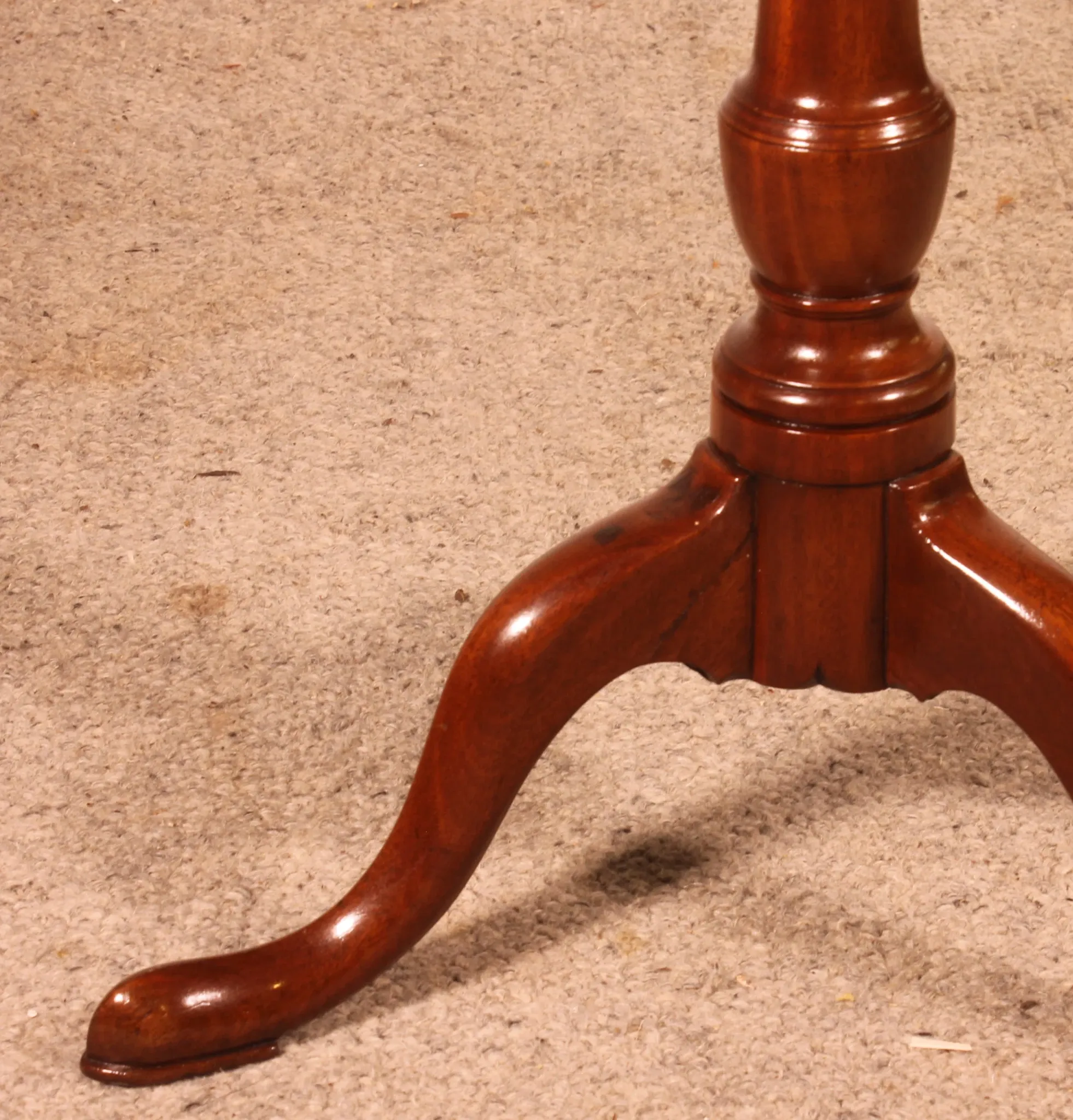 mahogany guéridon with mechanism - 18th century
