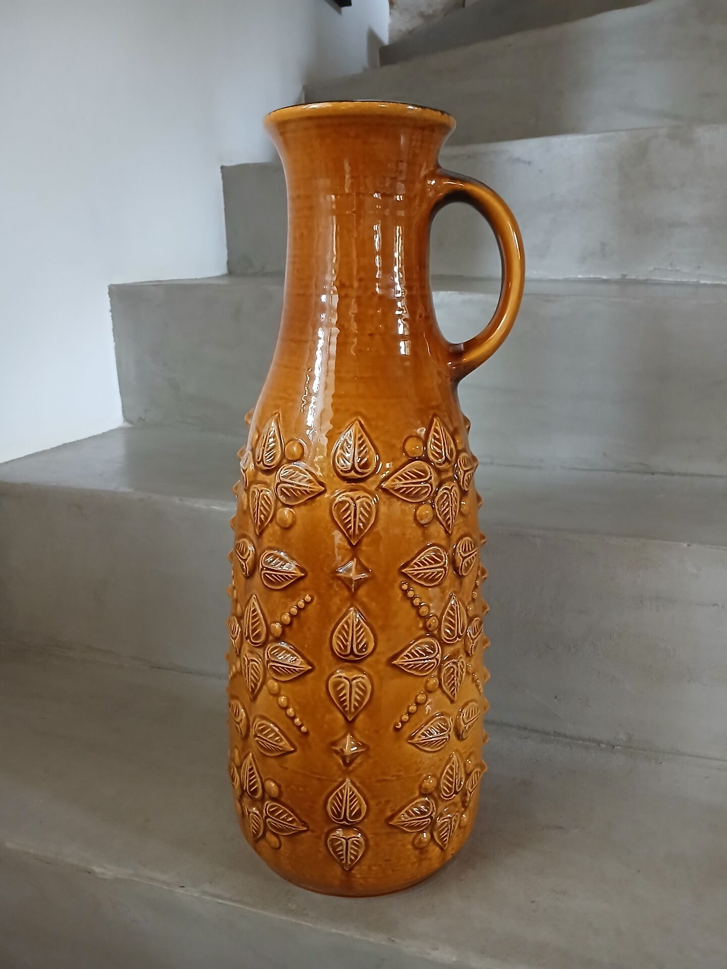 Large vase / vintage pottery