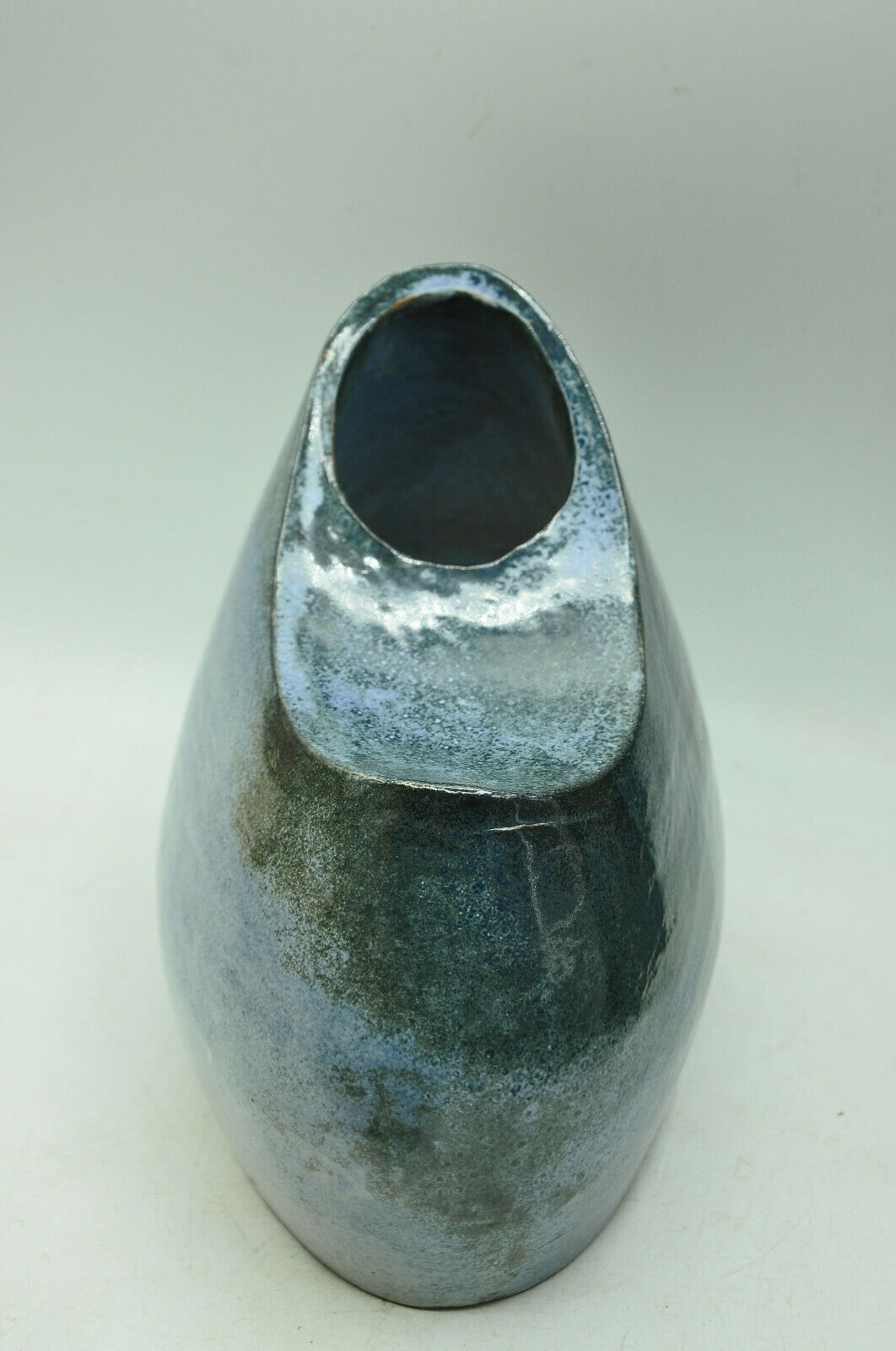 Vase piece of form in reeds