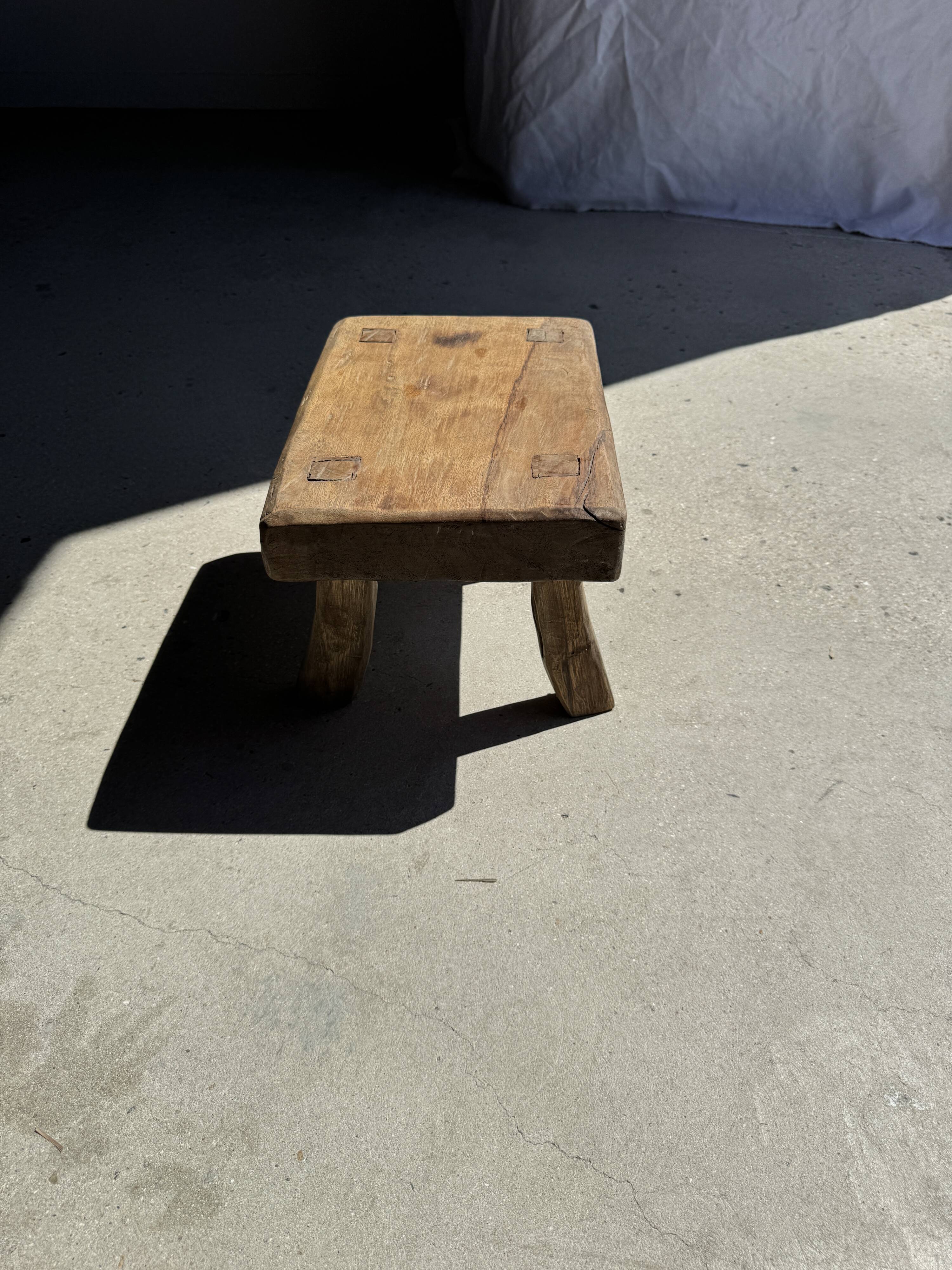 Petit stool, tabouret d'appoint en teck massif ovale wabi-sabi H25 37x27