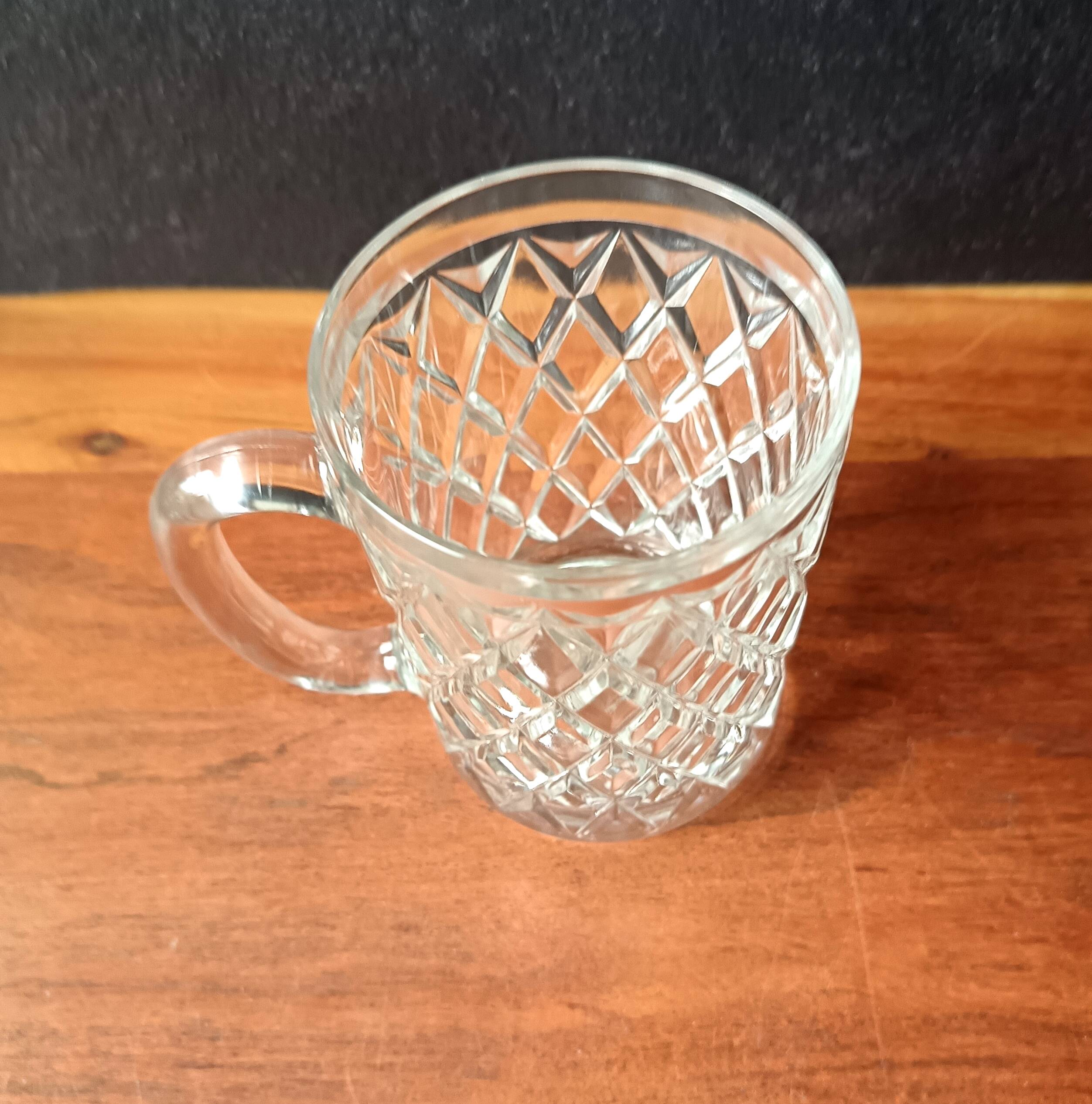 33 cl vintage beer glasses with a nice design in thick glass, old pint.