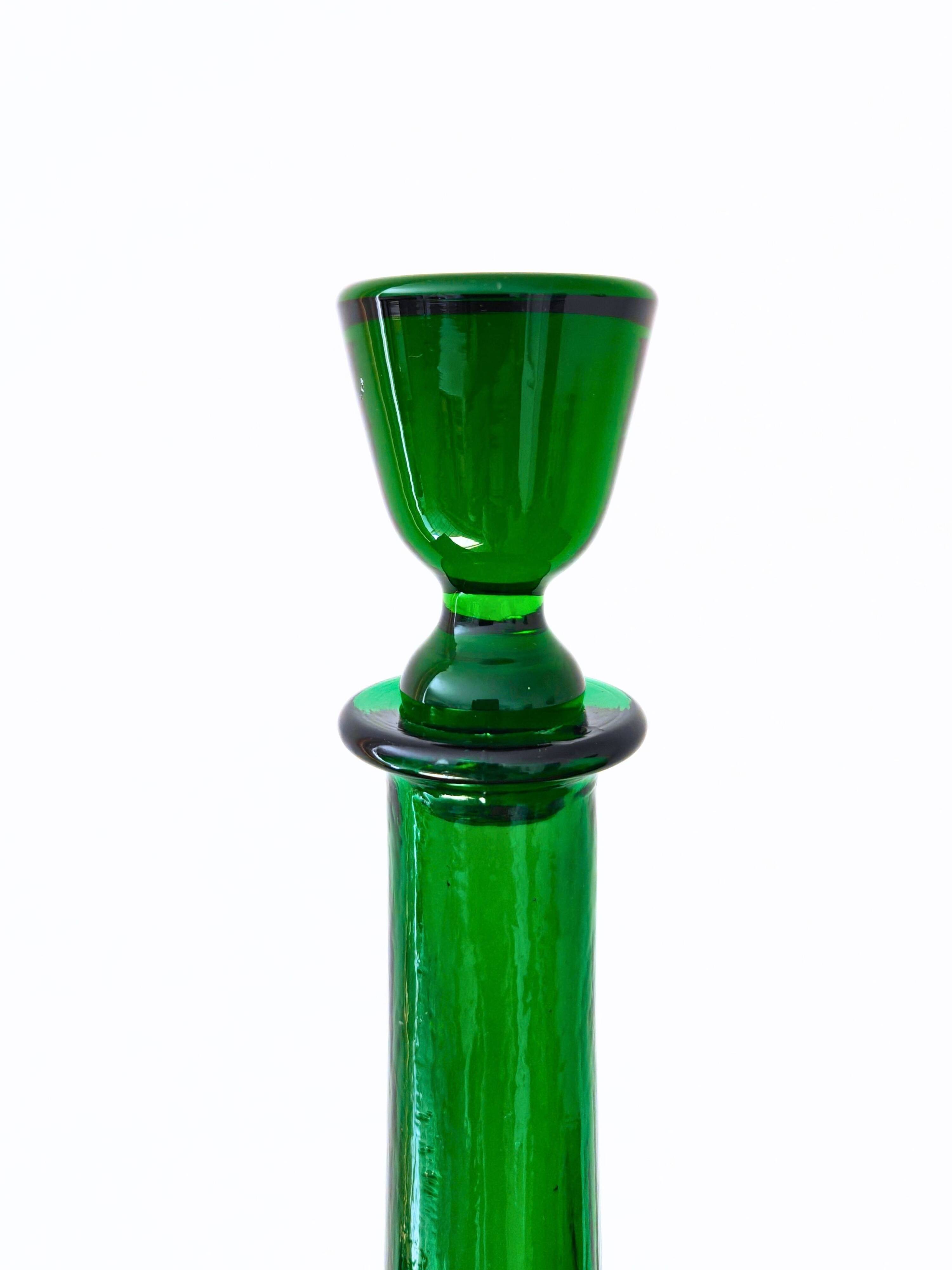 Italian carafe Empoli in iridescent green with diamond pattern.