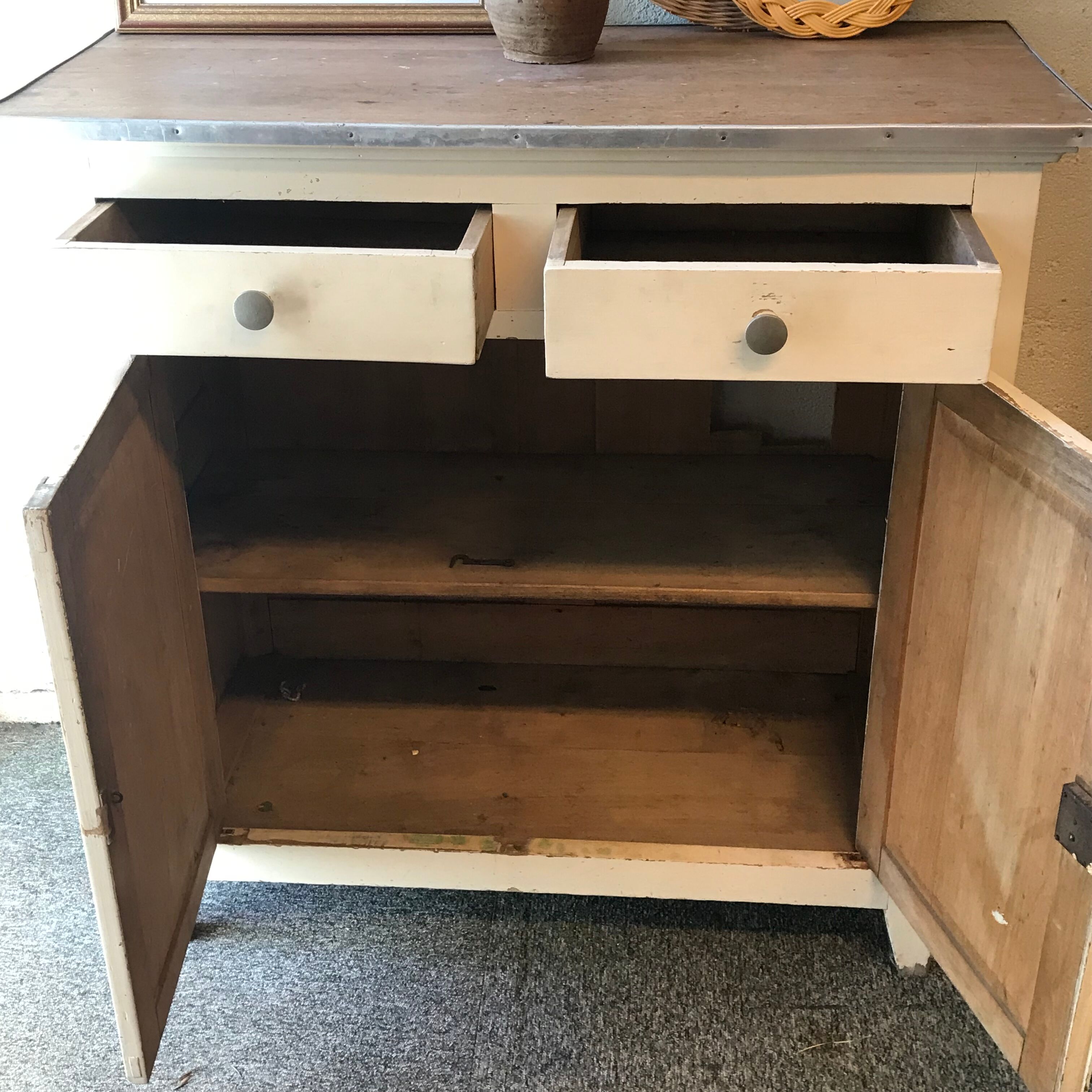 Small Parisian buffet in its pretty original patina