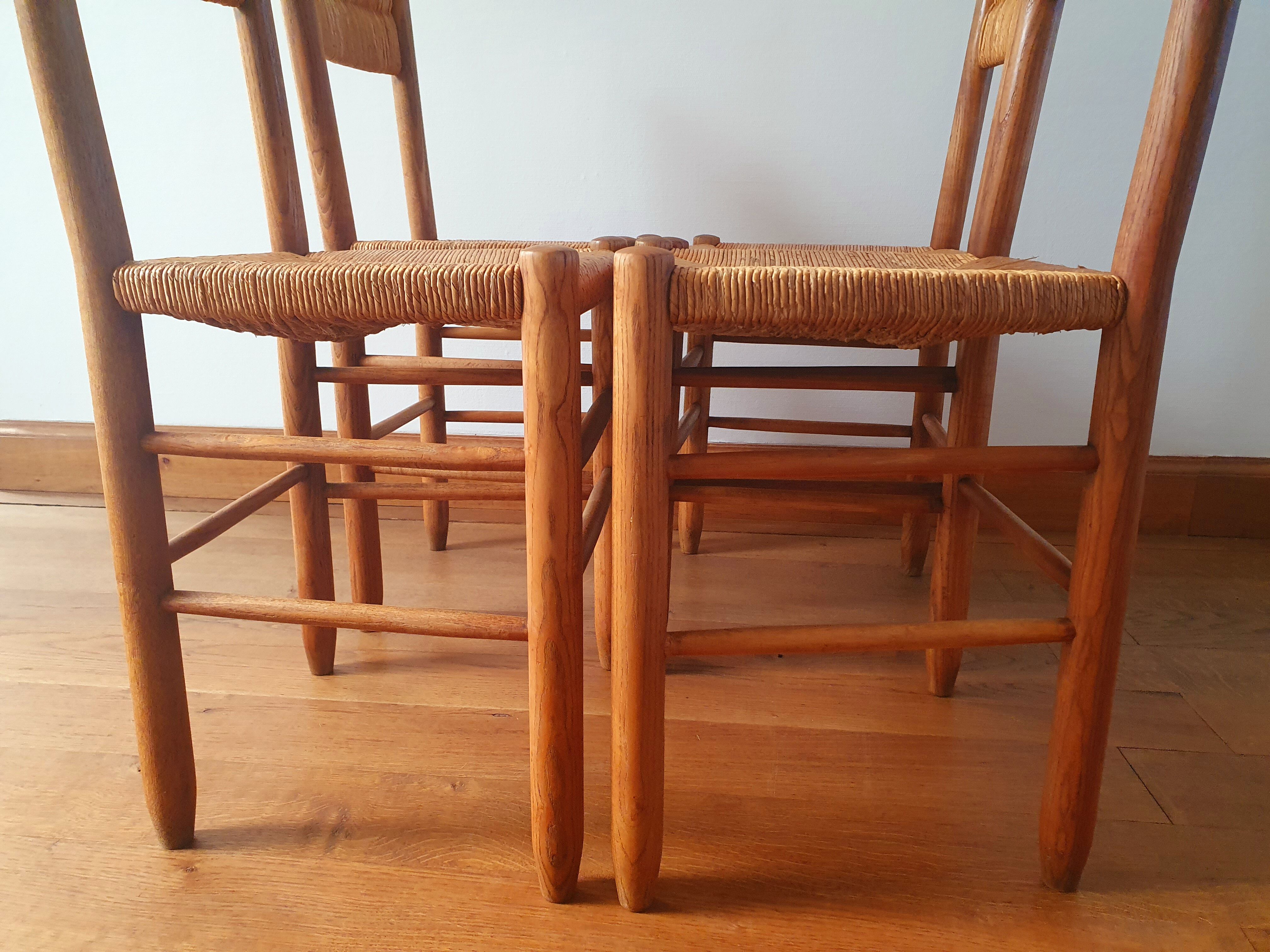 Series of 4 seat chairs and mulched backrest