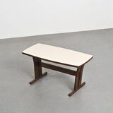 Table basse pas Isamu Kenmochi pour Akita Mokko, vers 1965