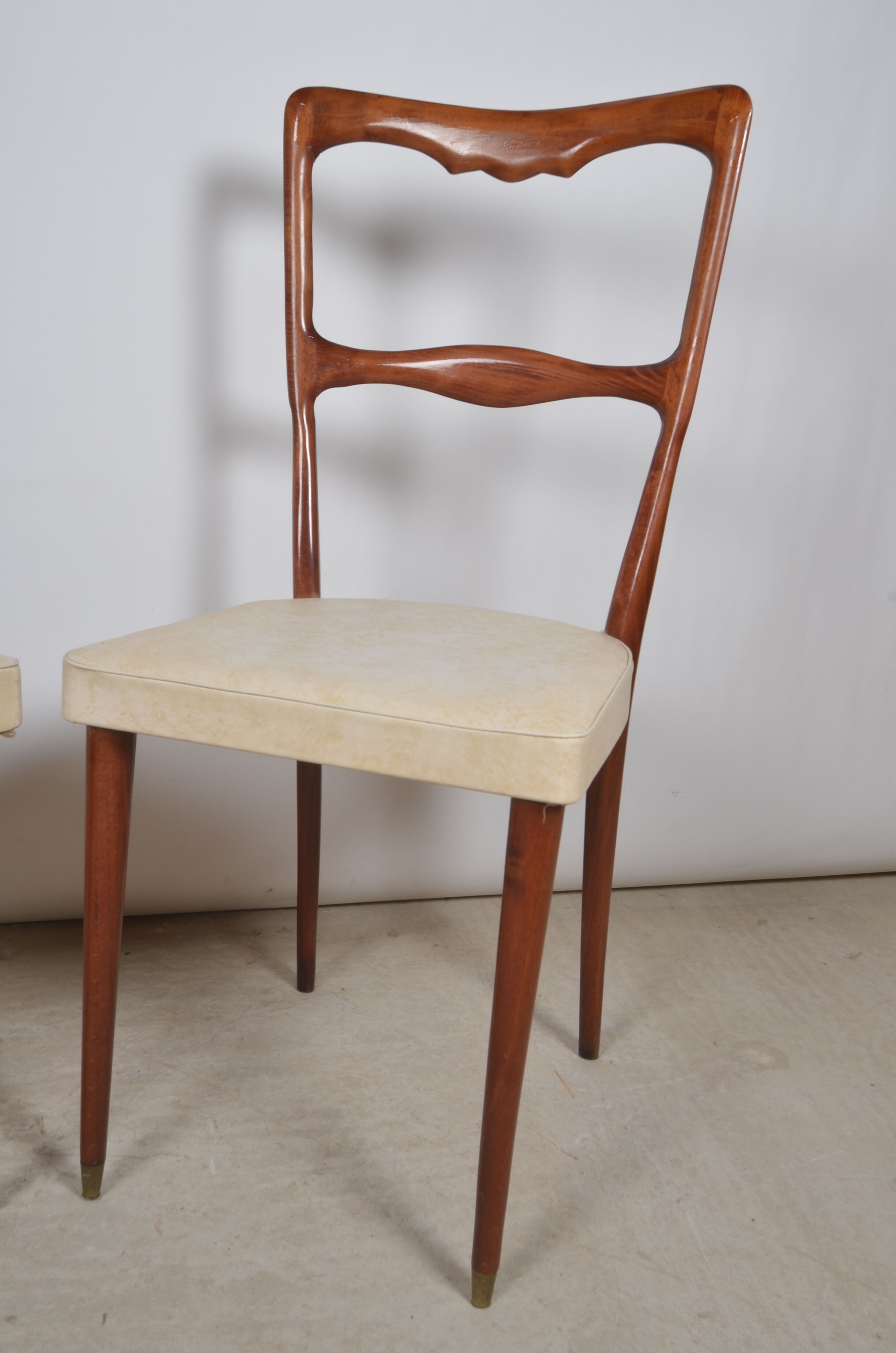 Scandinavian chairs skaï white