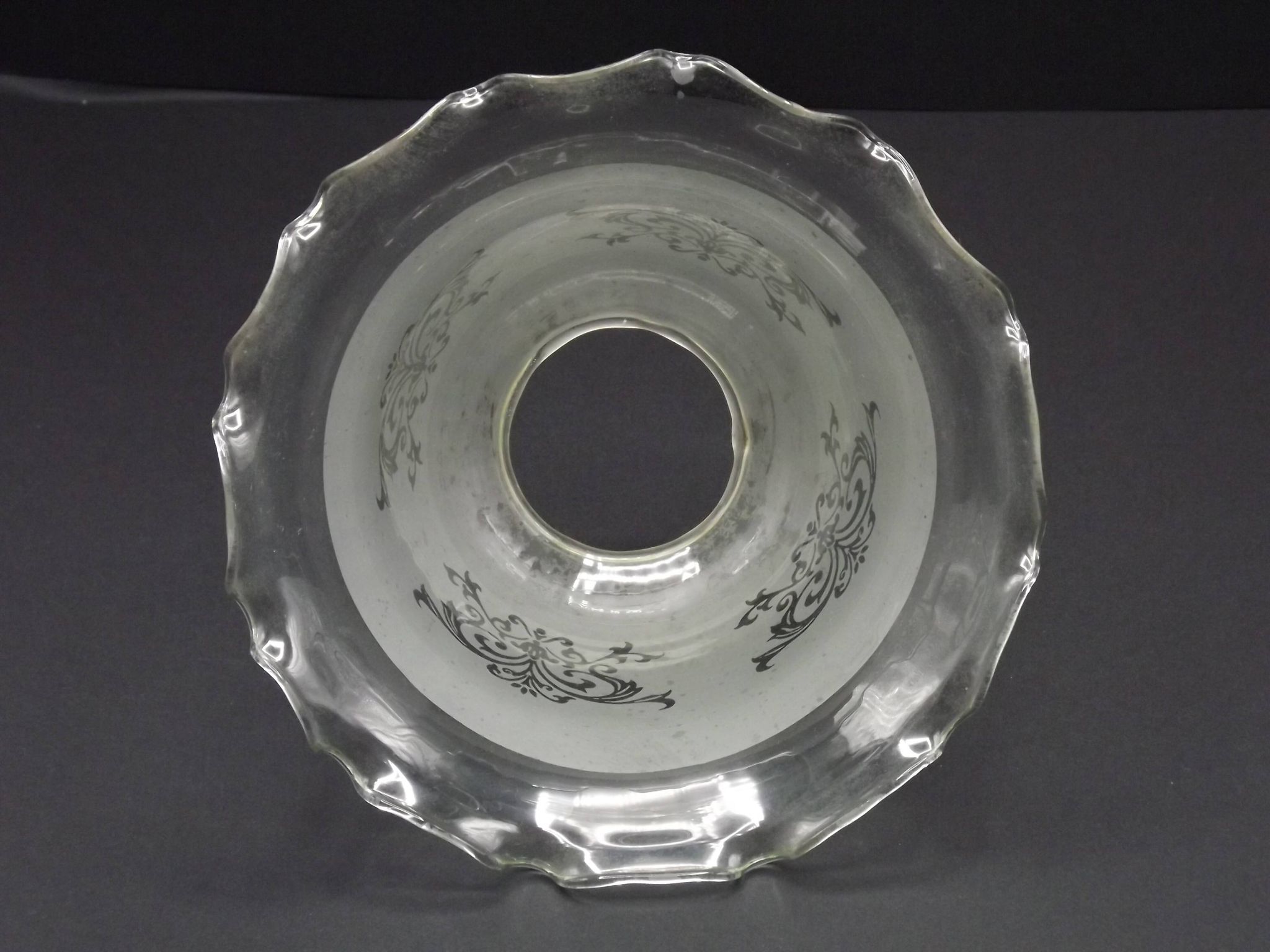 Set of 4 Victorian Style Bell-Shaped Glass Replacement Shades Frilled Edge