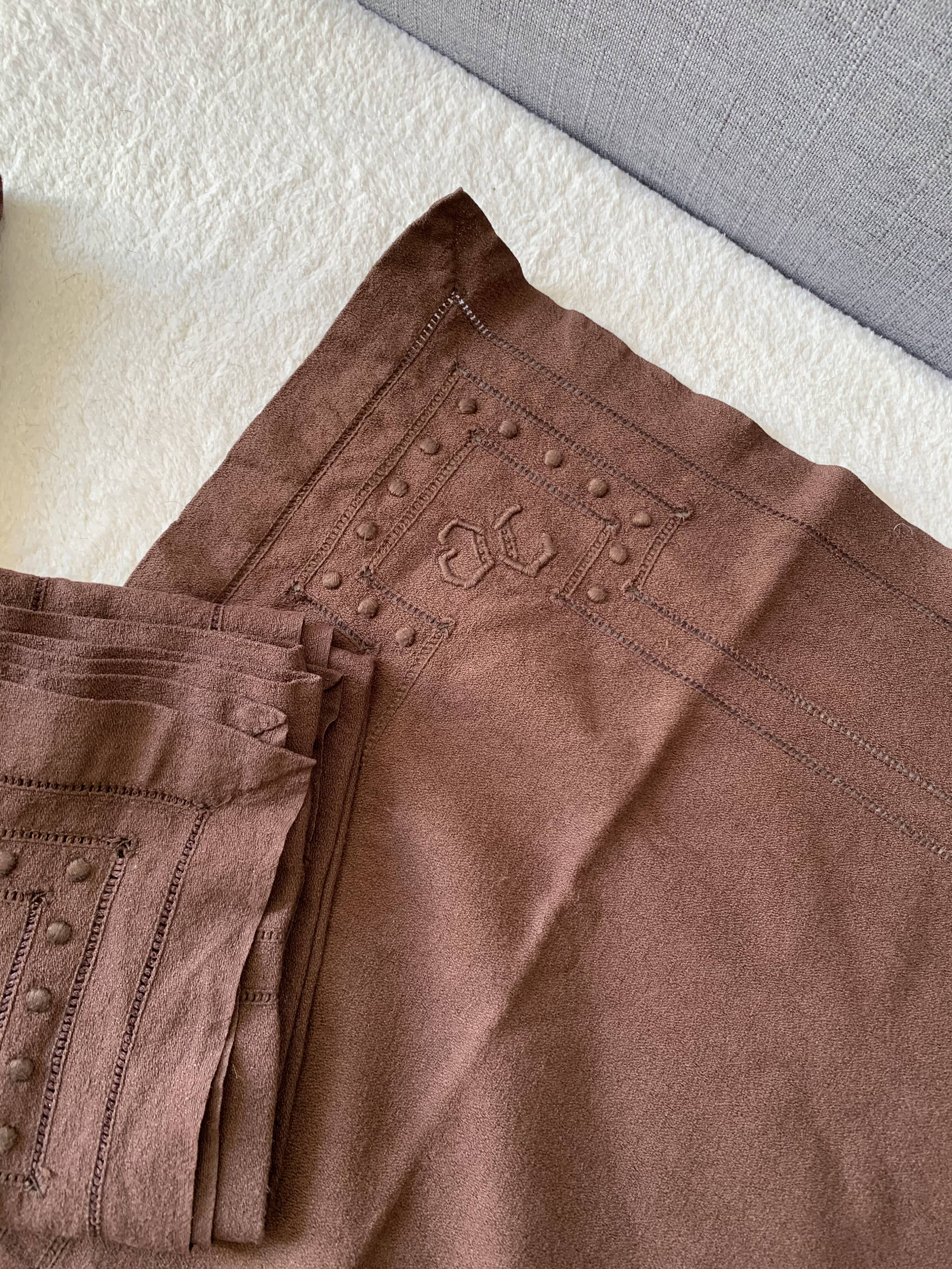 Lot 4 towels with chocolate color monogram