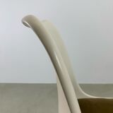 Eero Saarinen Tulip Dining Set with Swifel Chairs for Knoll International 1960s