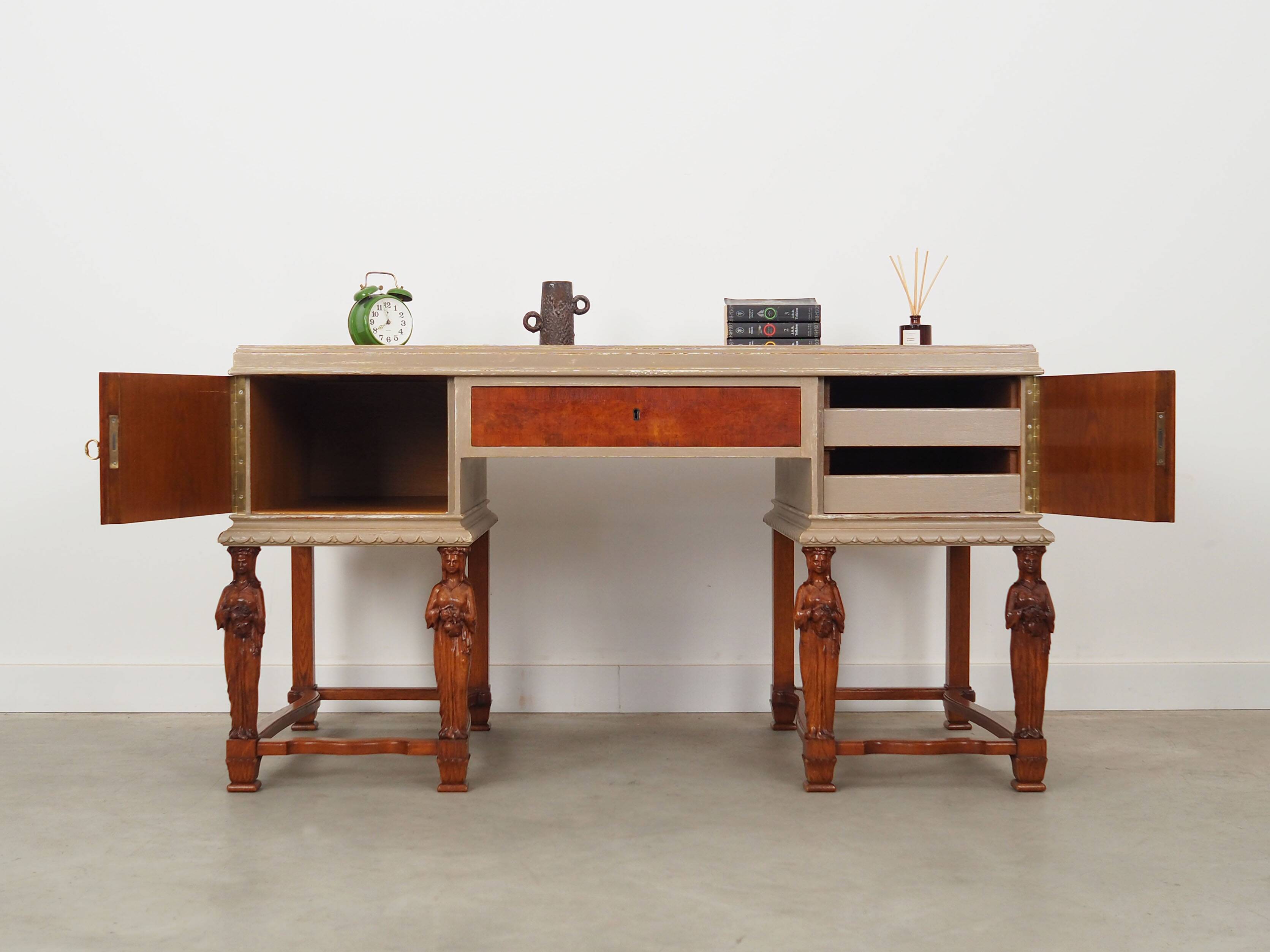 Bureau en chêne, design danois, années 1950, production : Danemark