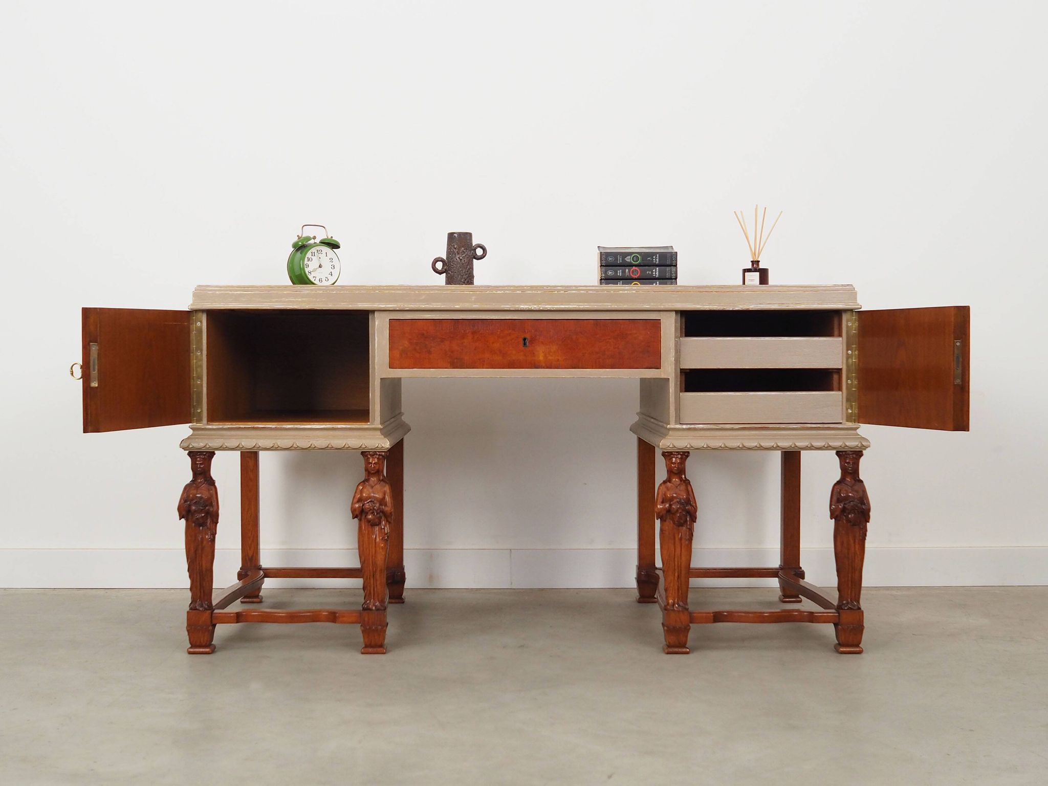 Bureau en chêne, design danois, années 1950, production : Danemark