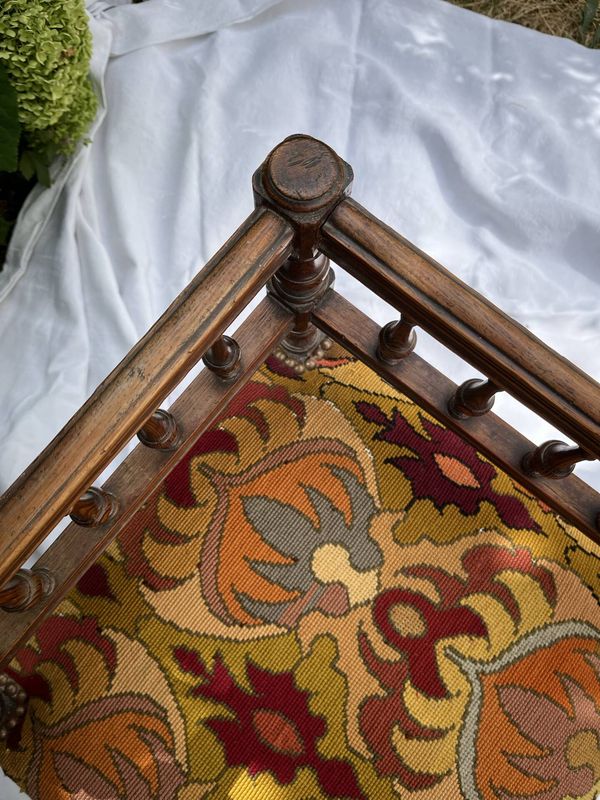 Chaise d'angle ancienne