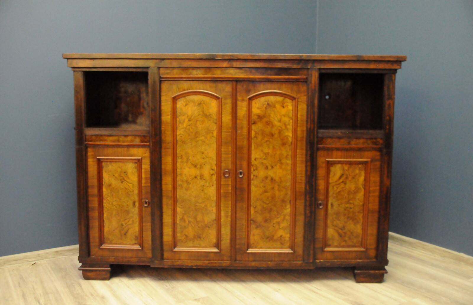 Impressionnante commode scandinave des années 1920