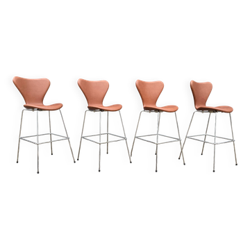 Fritz Hansen series 7 Barkrukken Arne Jacobsen
