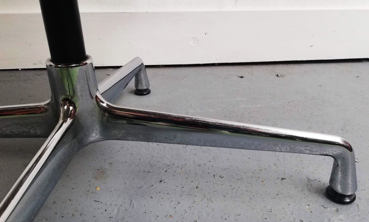 Chair EA105 by Charles & Ray Eames for Vitra