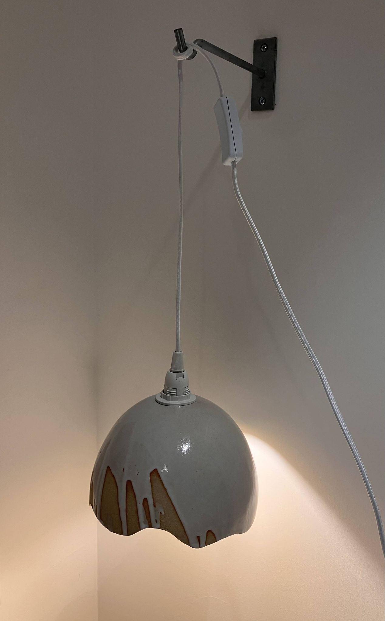 Lampe baladeuse organique en céramique